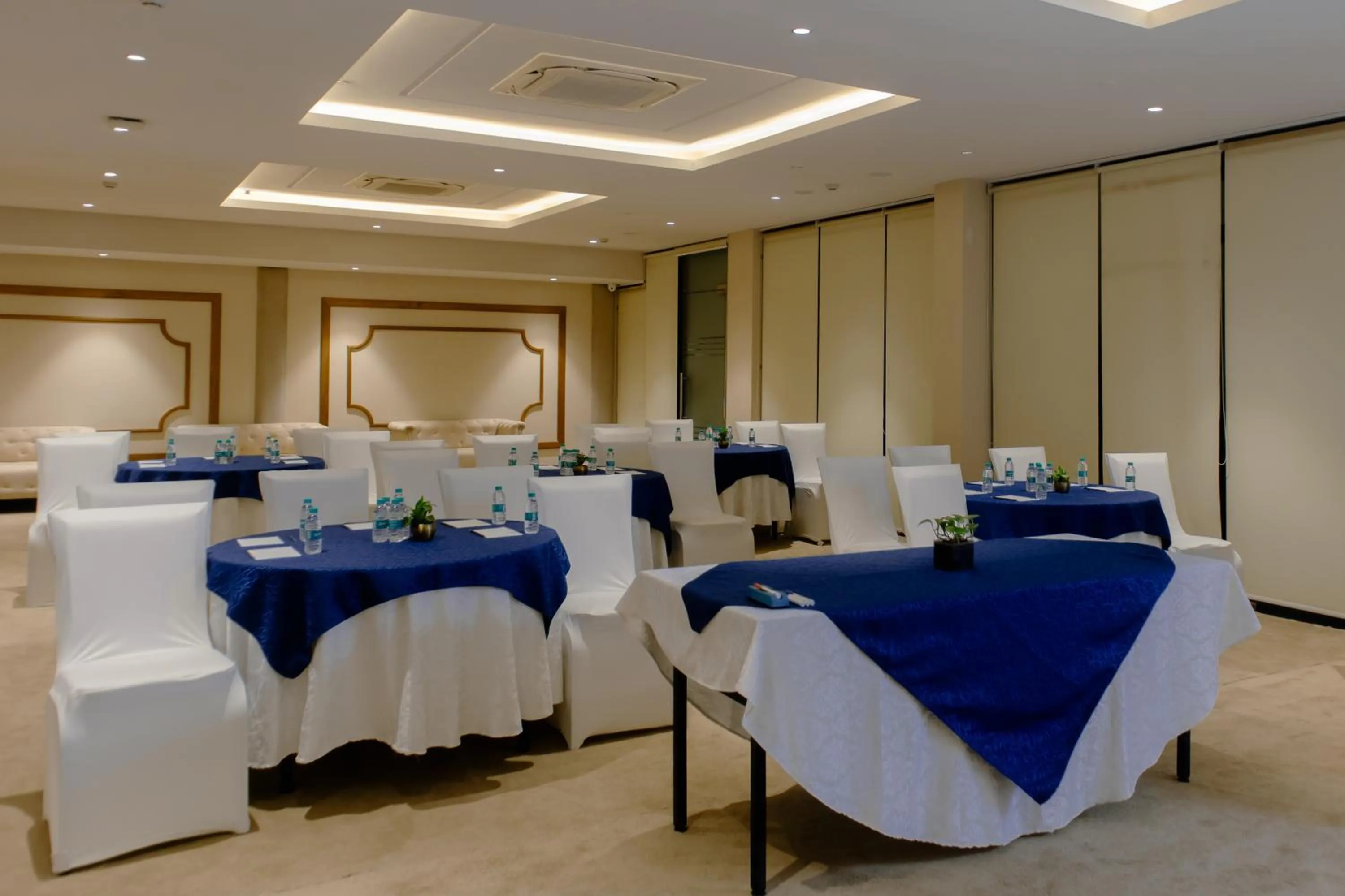 Meeting/conference room in Udman Hotel Gurugram