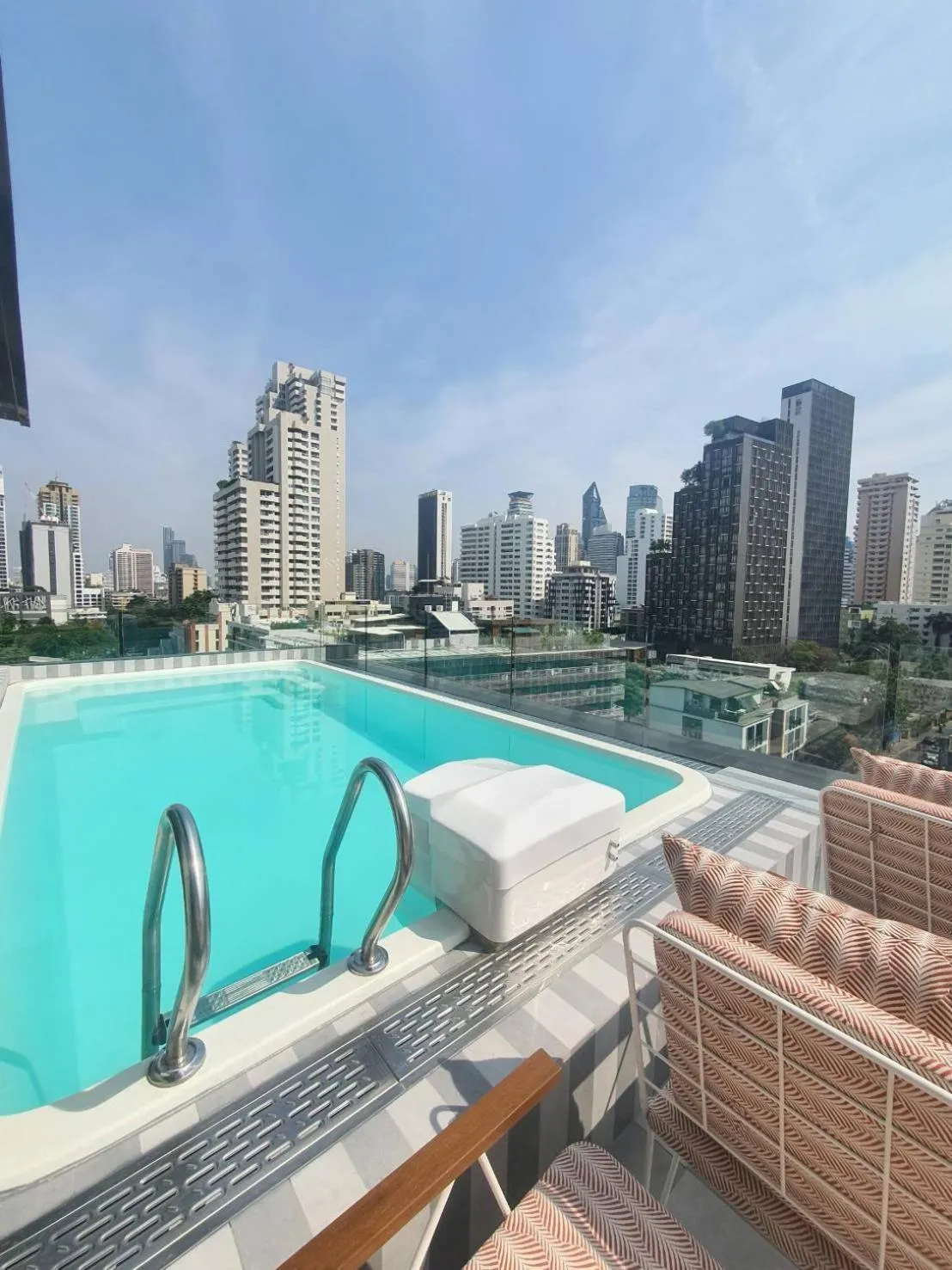 City view in Public House Bangkok, a Member of Design Hotels