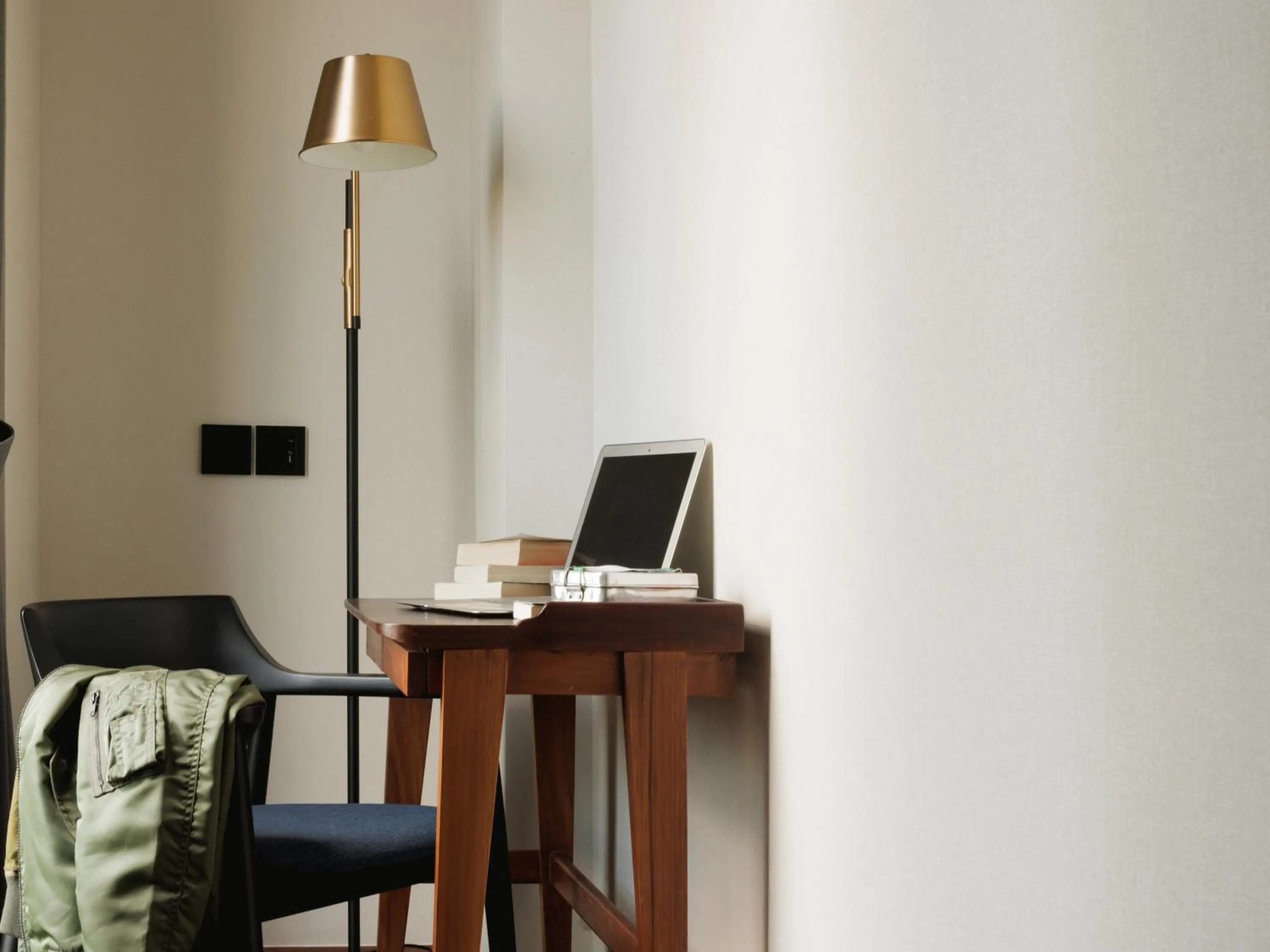 Area and facilities in Public House Bangkok, a Member of Design Hotels