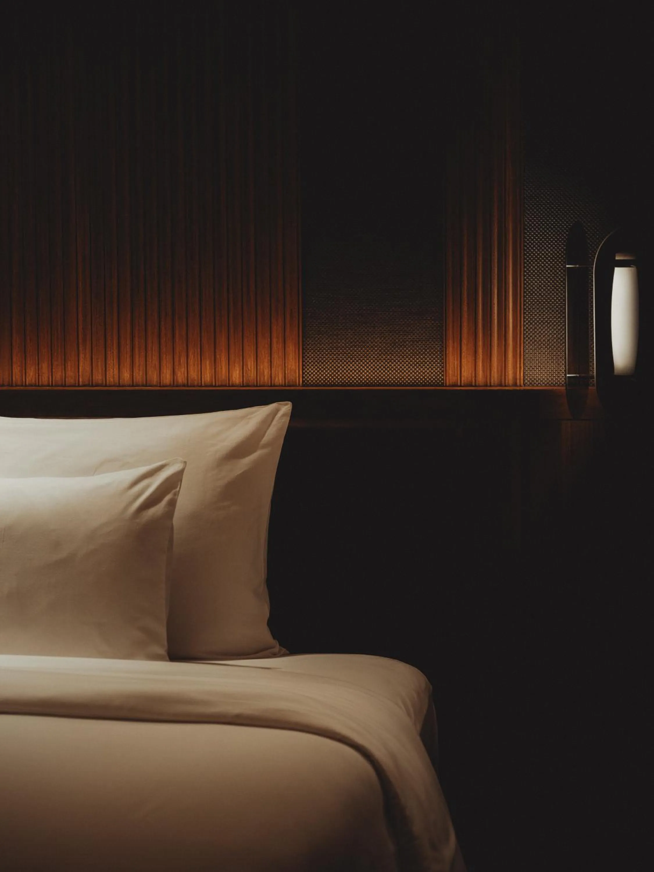Bed in Public House Bangkok, a Member of Design Hotels