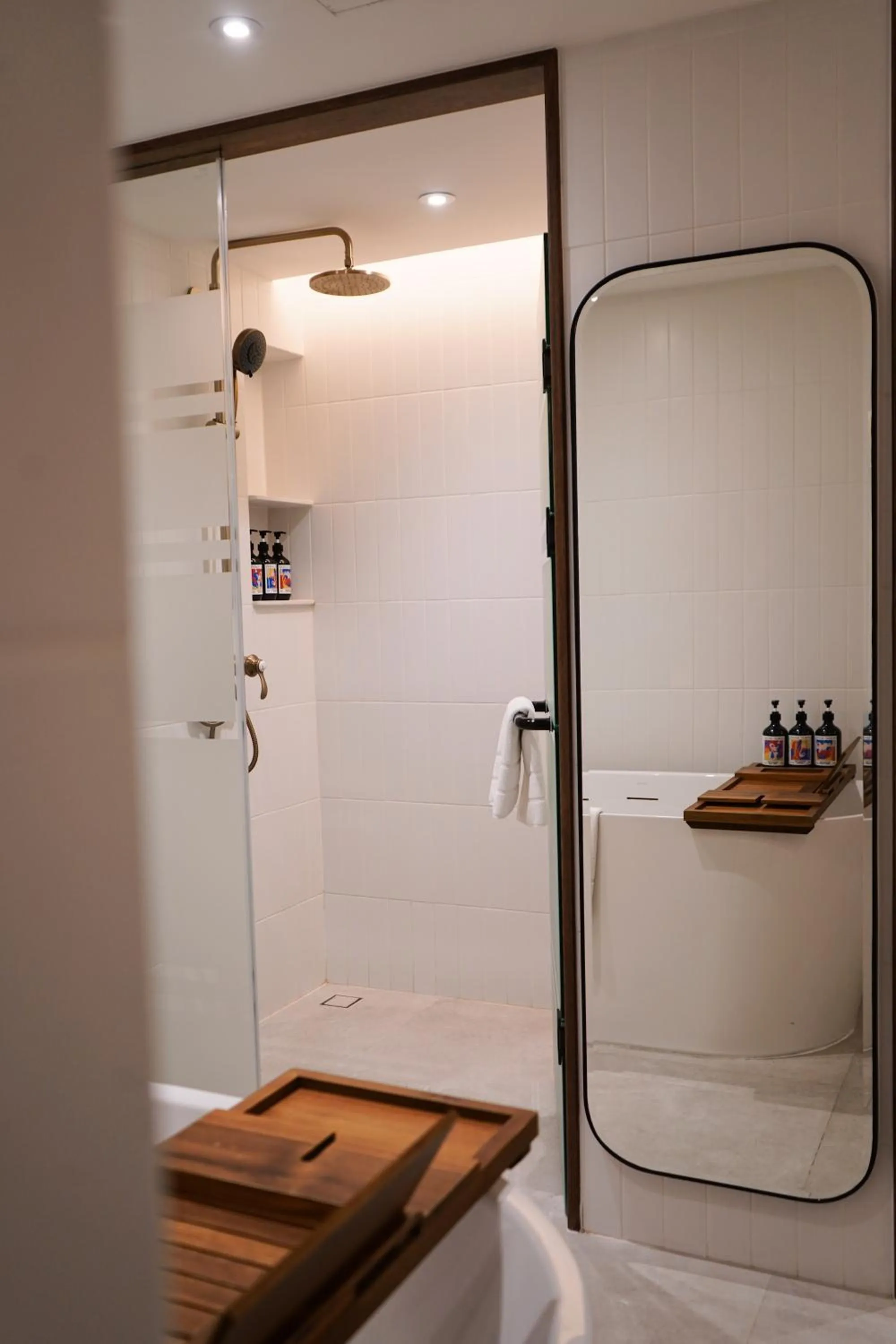Shower in Public House Bangkok, a Member of Design Hotels