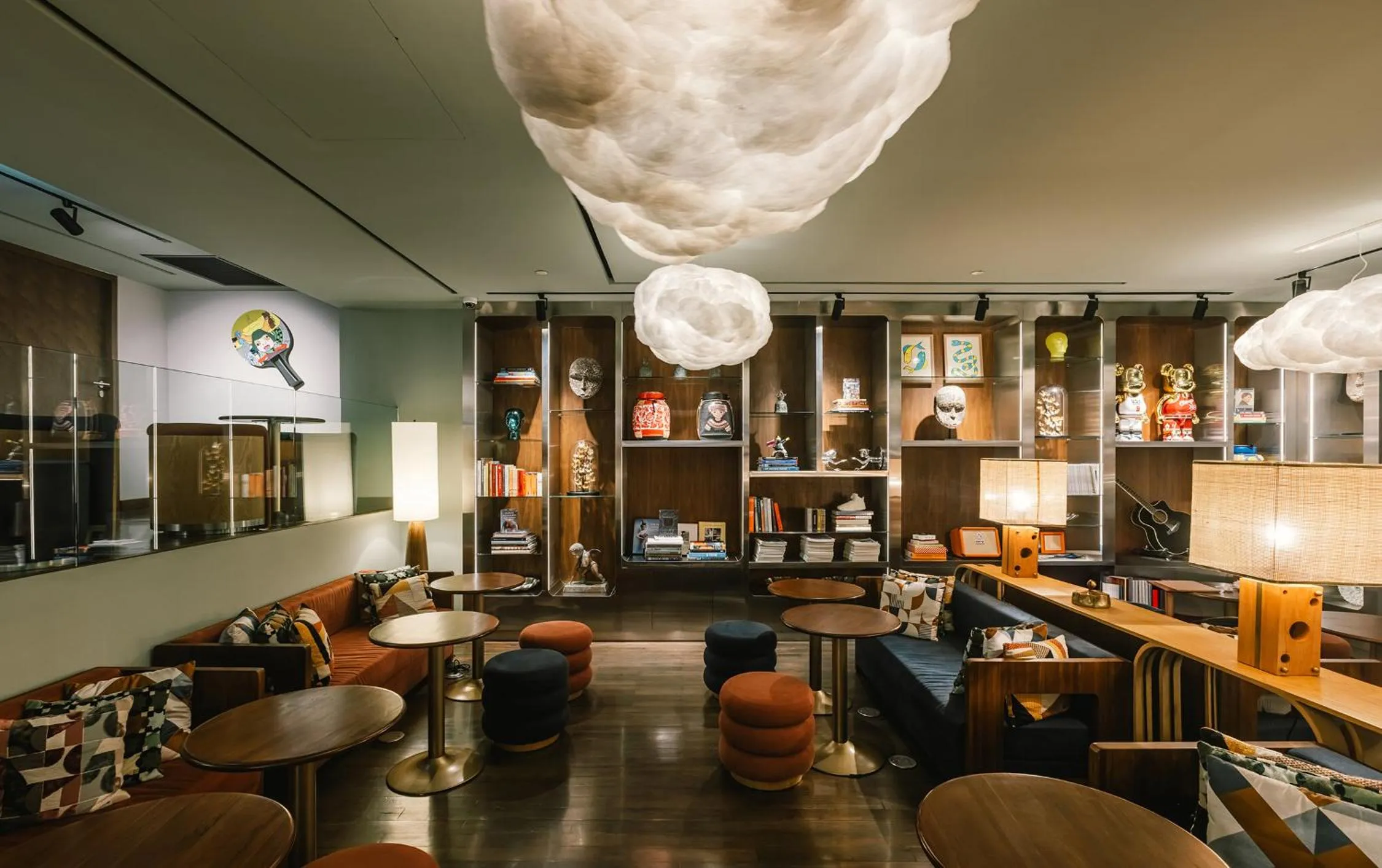Lounge or bar in Public House Bangkok, a Member of Design Hotels