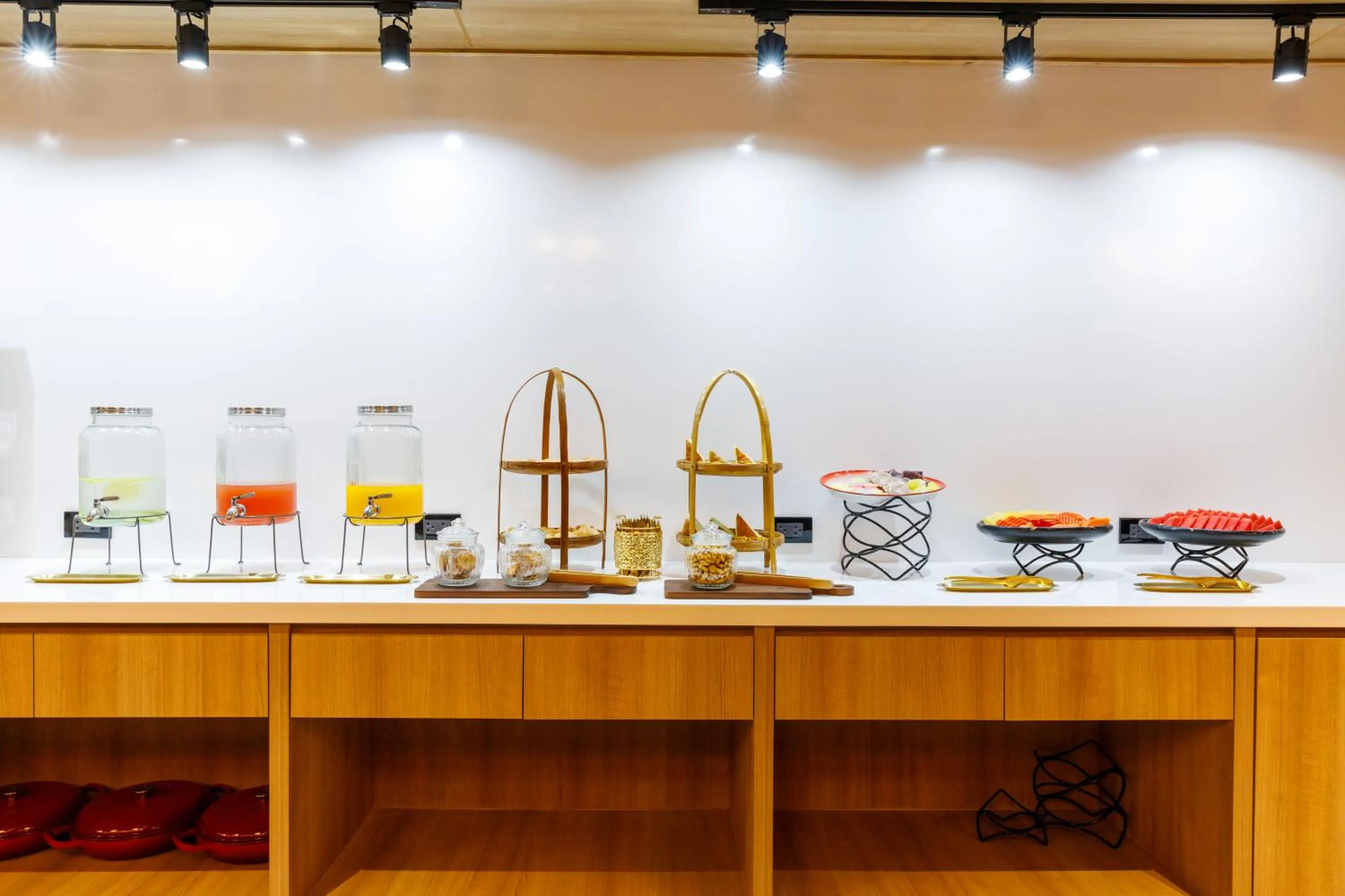 Buffet breakfast in Benjarong Hotel Bangkok Ratchada