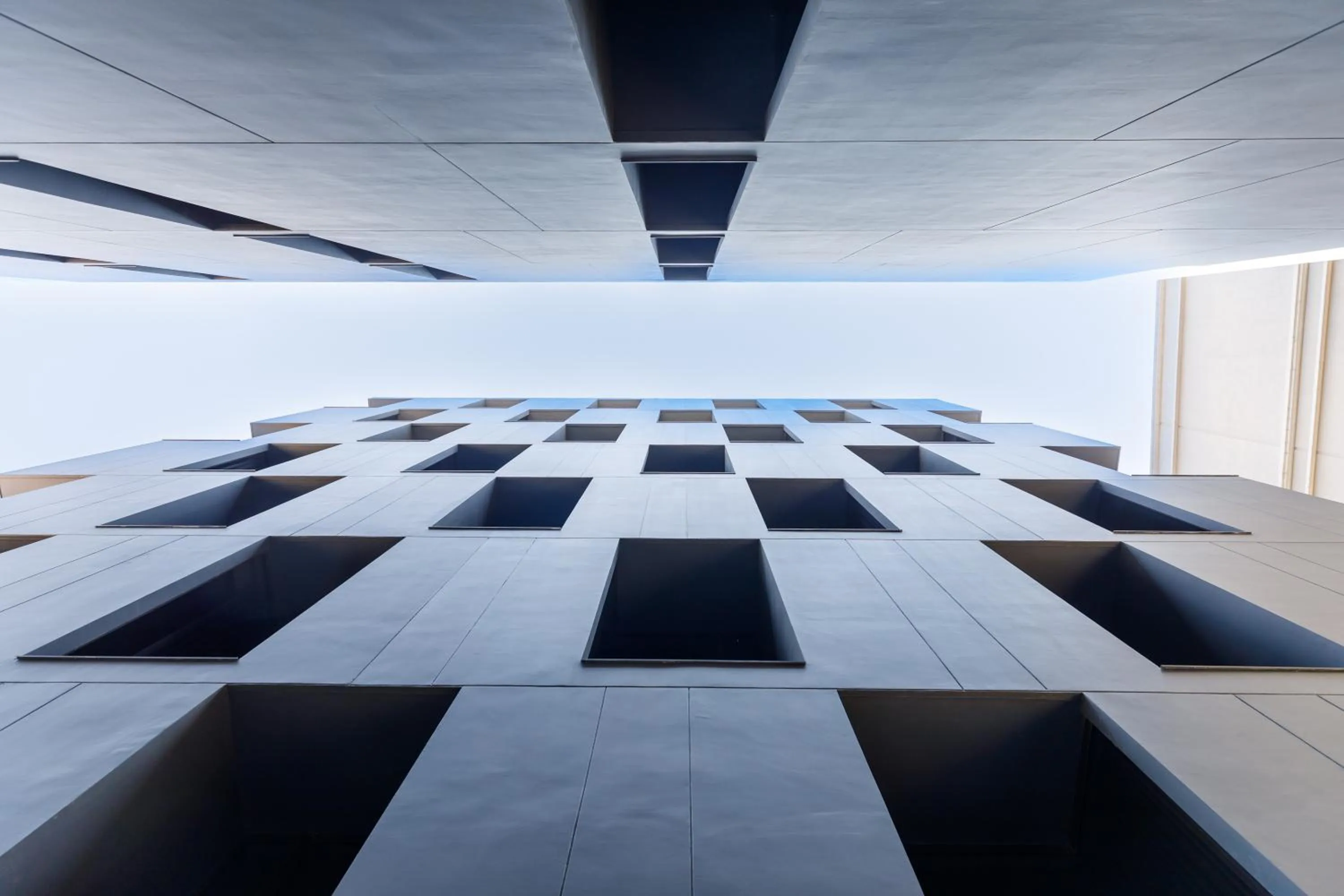 Property building in Benjarong Hotel Bangkok Ratchada