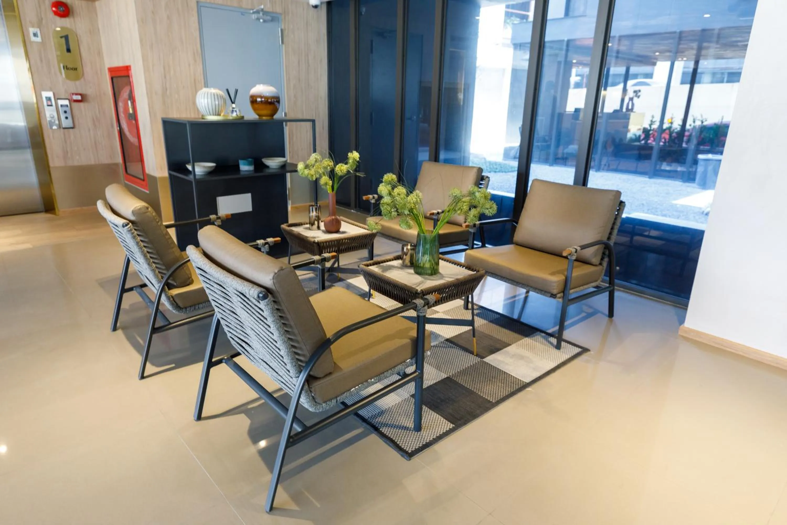 Lobby or reception in Benjarong Hotel Bangkok Ratchada