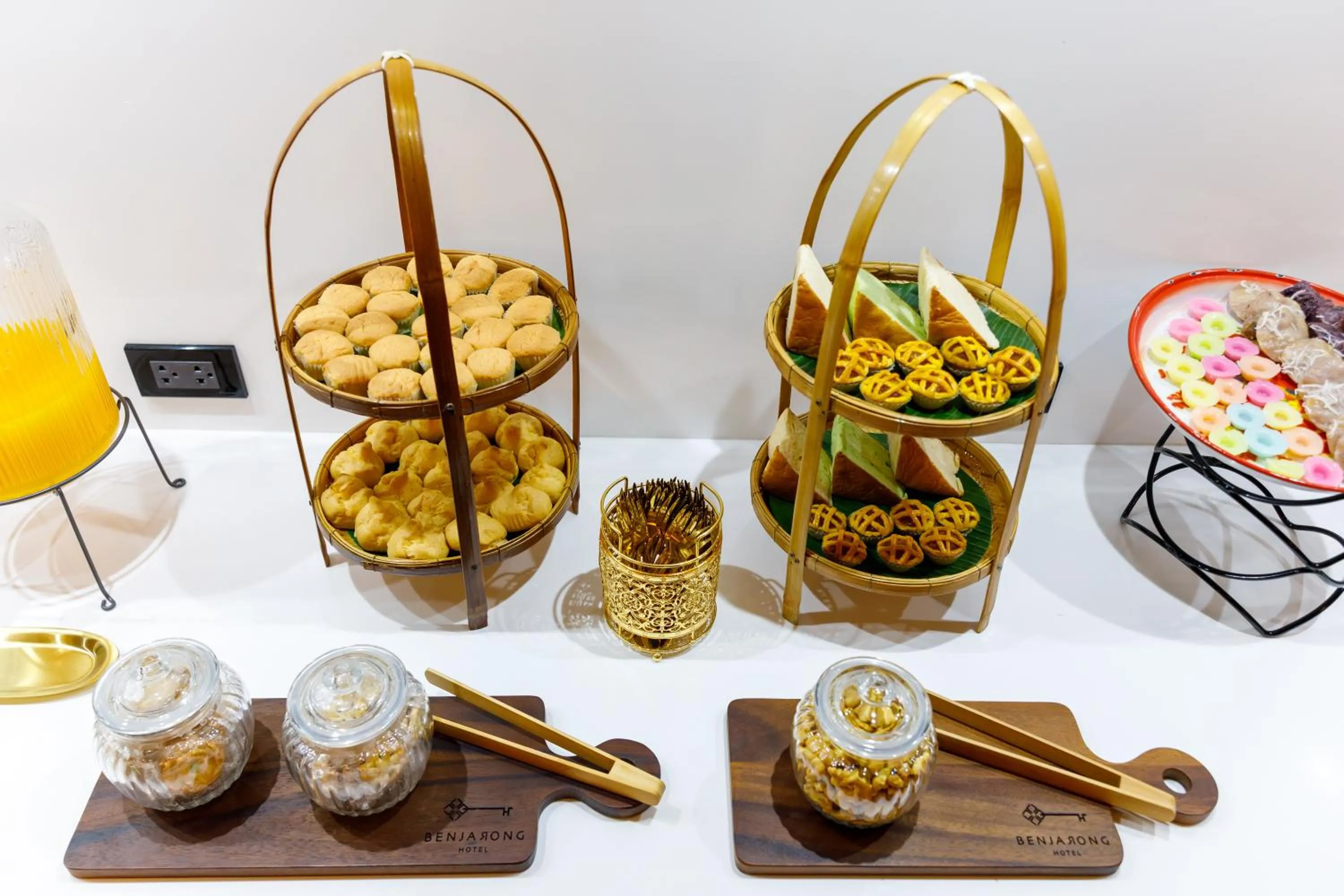 Buffet breakfast in Benjarong Hotel Bangkok Ratchada