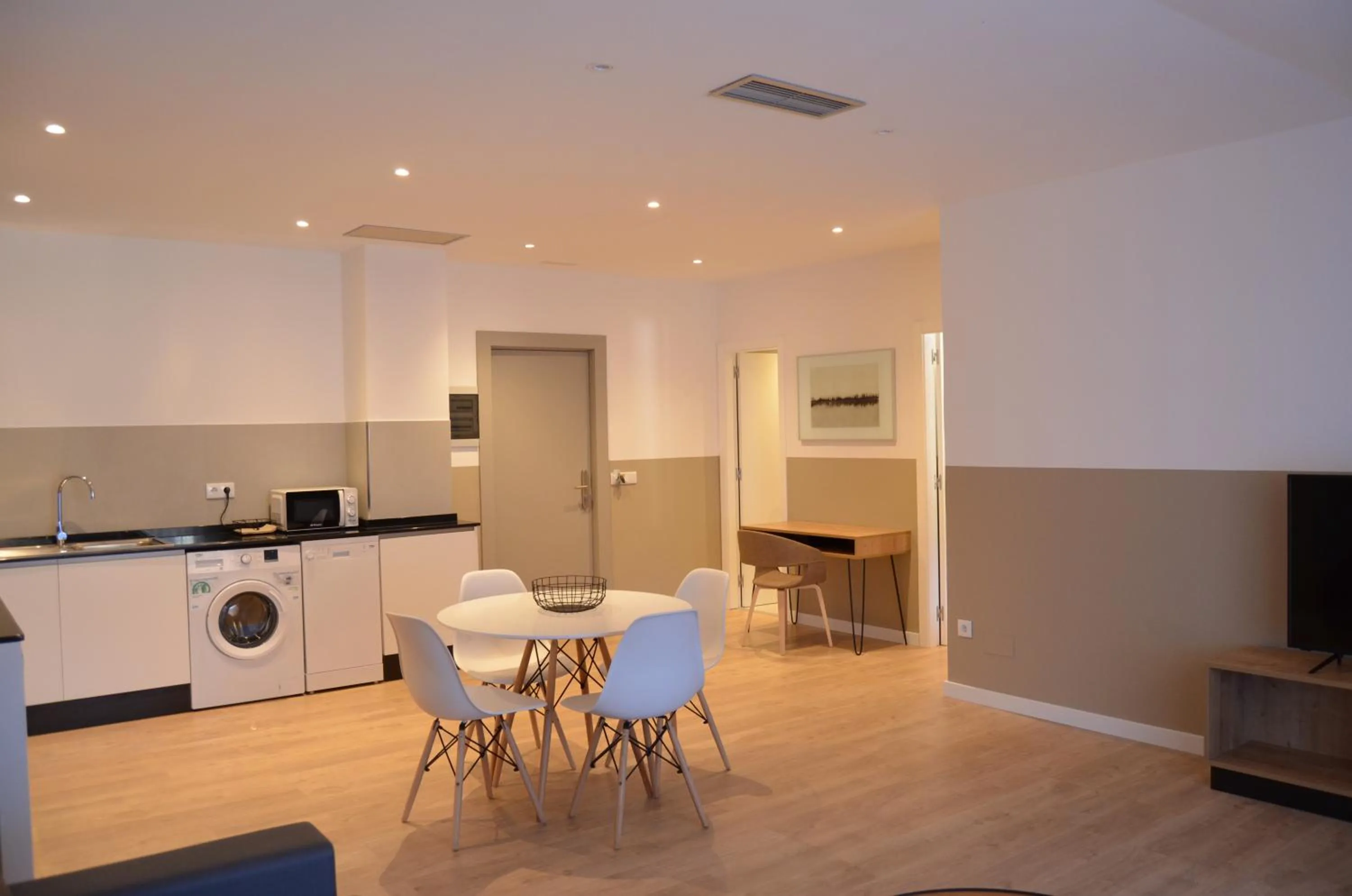 Kitchen or kitchenette in Hotel Airiños 3*