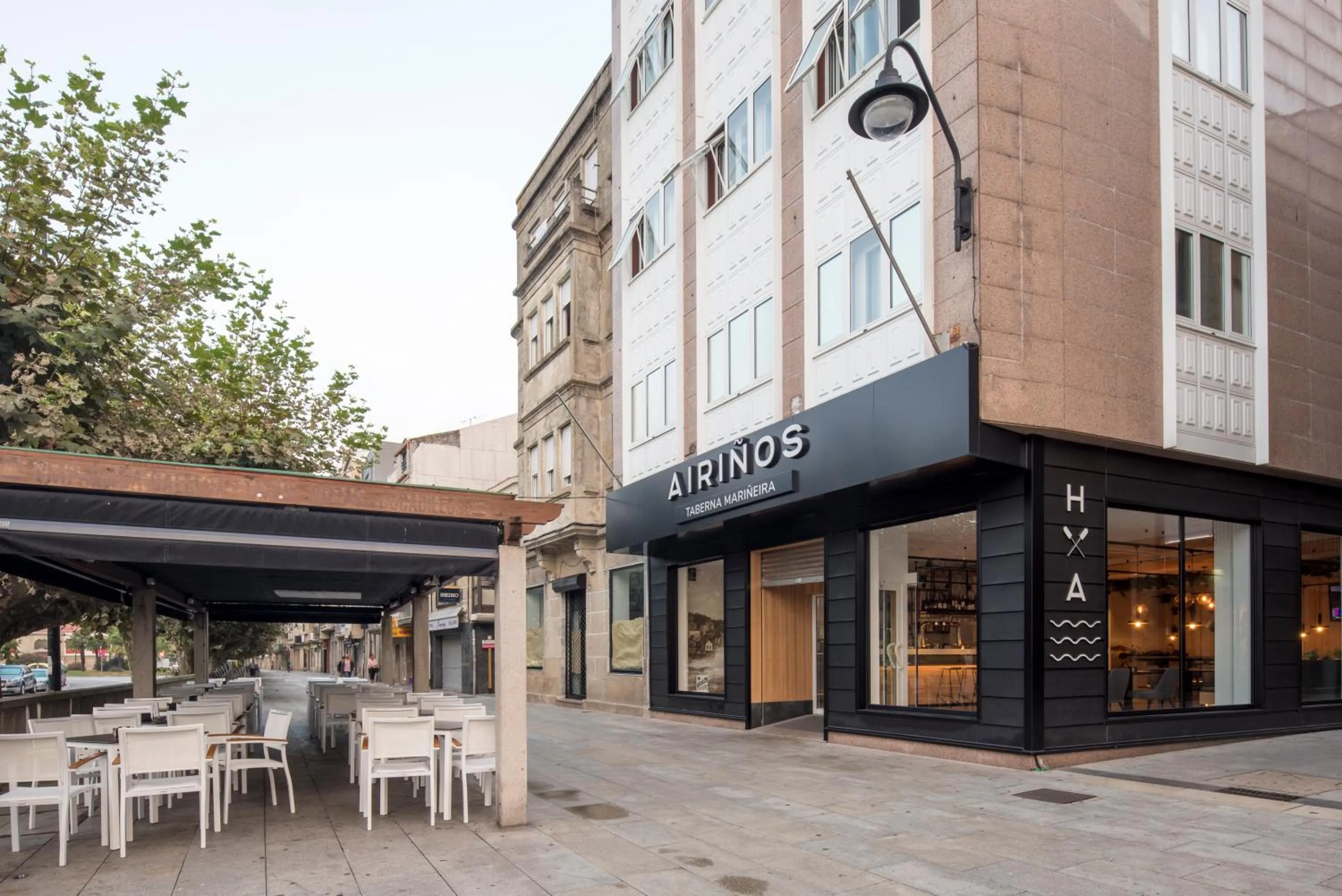 Restaurant/places to eat in Hotel Airiños 3*