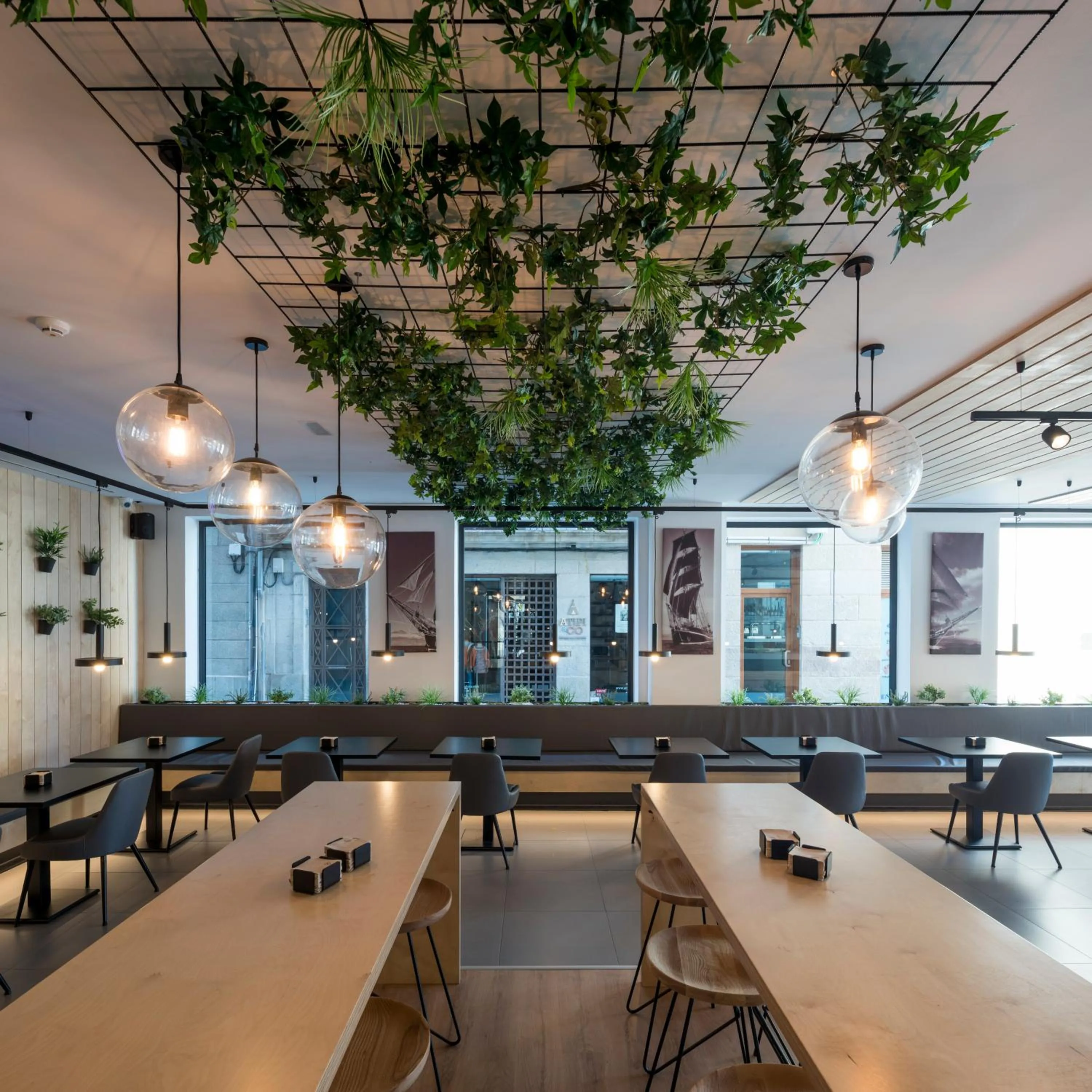 Restaurant/places to eat in Hotel Airiños 3*