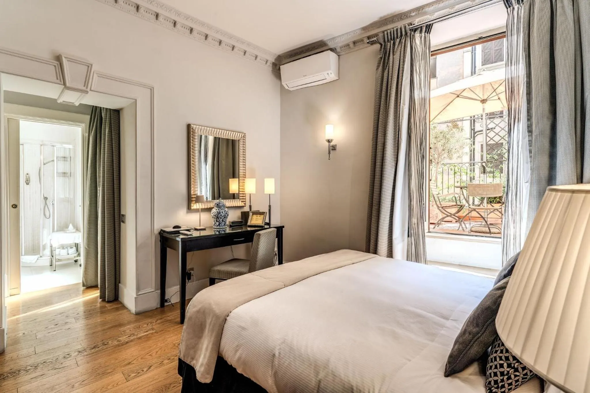 Bedroom, Bed in Via Napoli Apartments