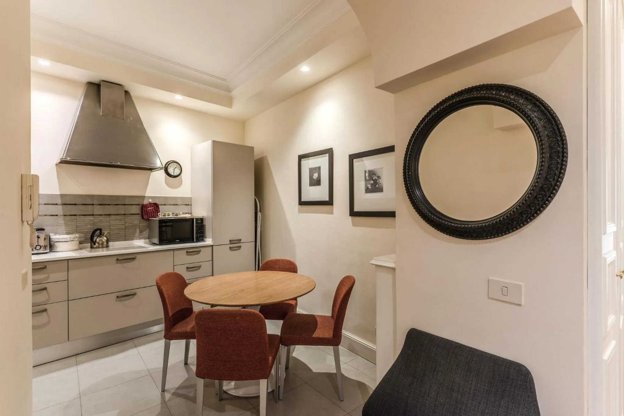 Kitchen or kitchenette in Via Napoli Apartments