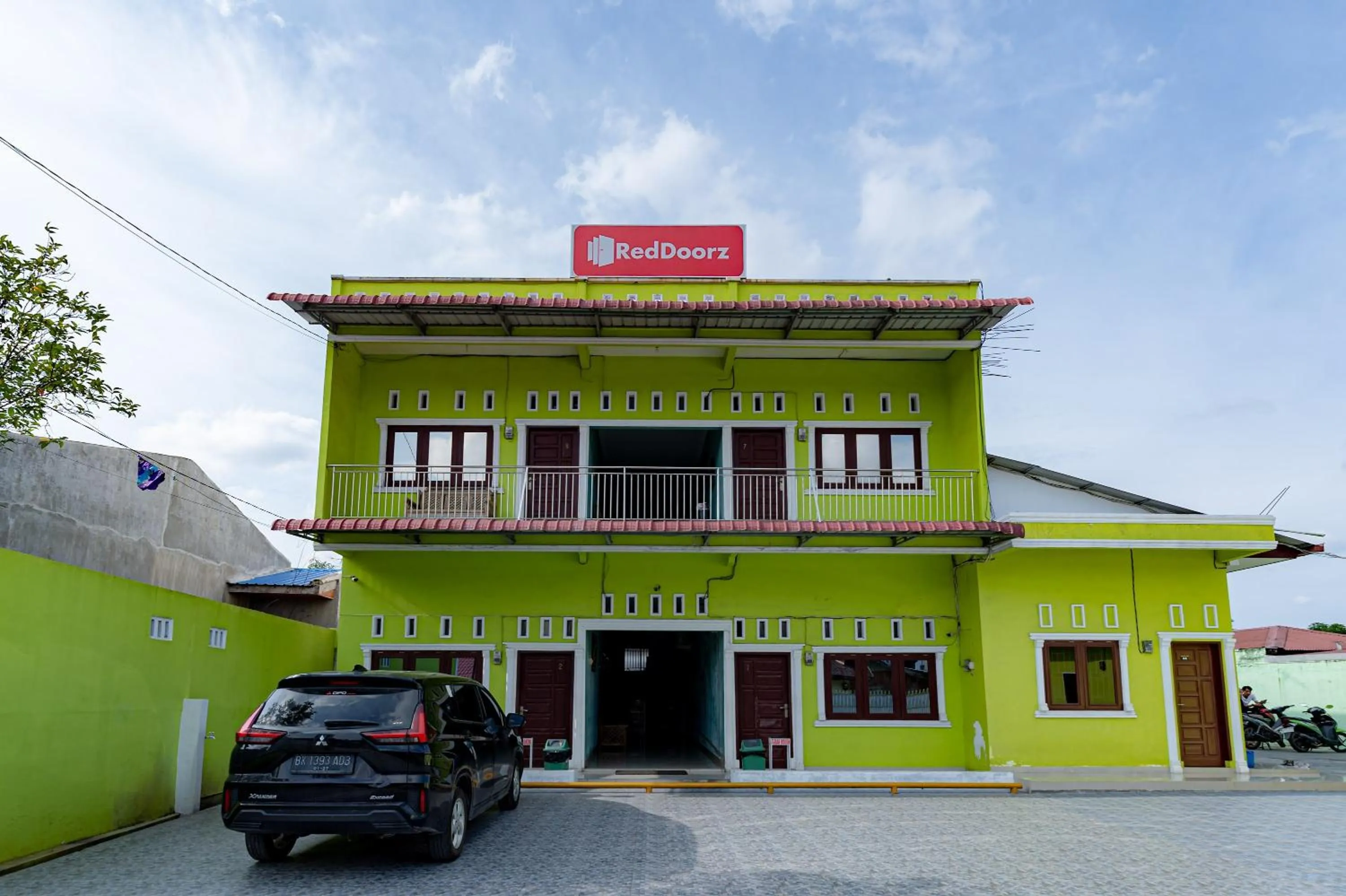 Property building in RedDoorz Syariah near UISU Medan