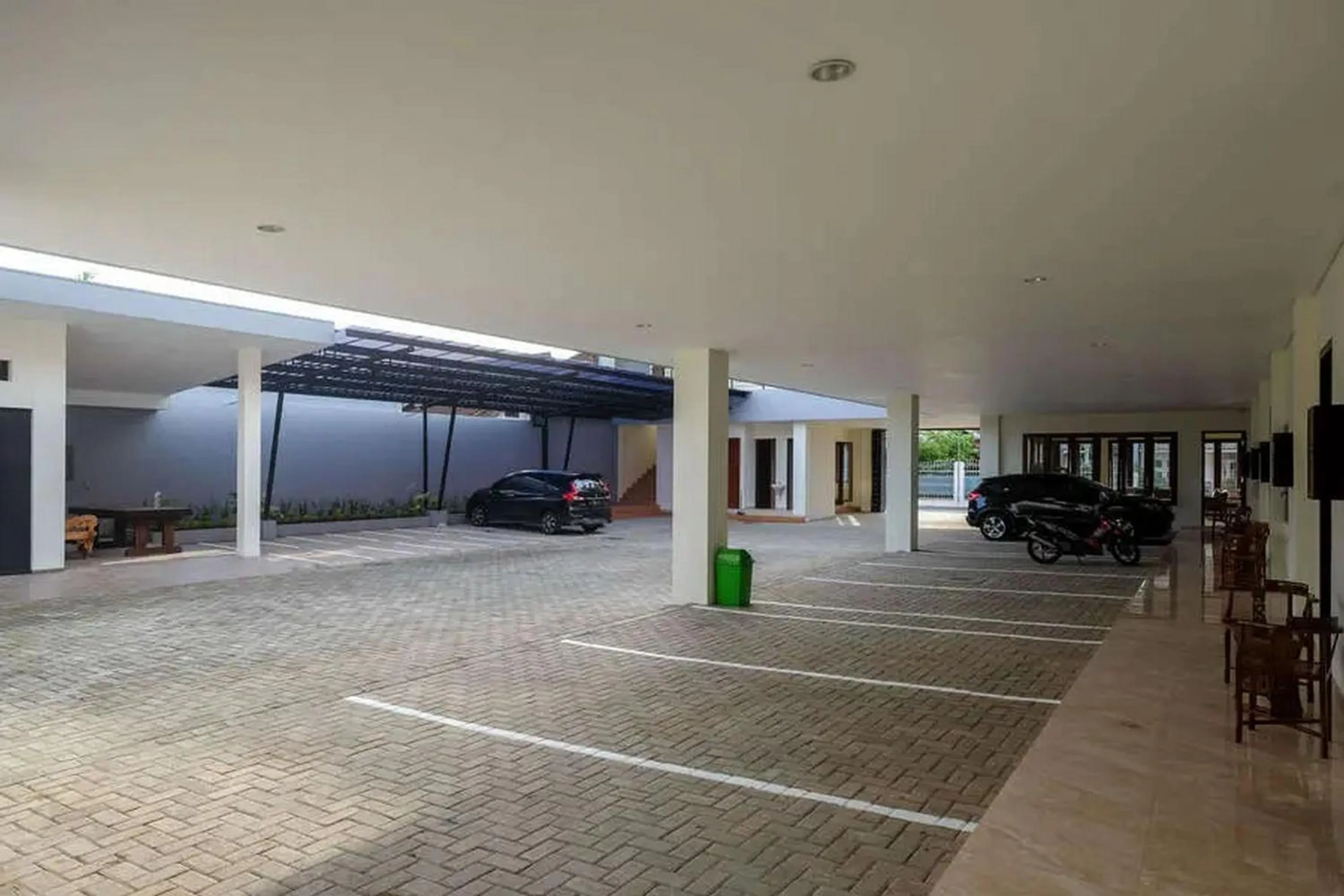 Parking in Urbanview Sumampir Anugrah Purwokerto by RedDoorz