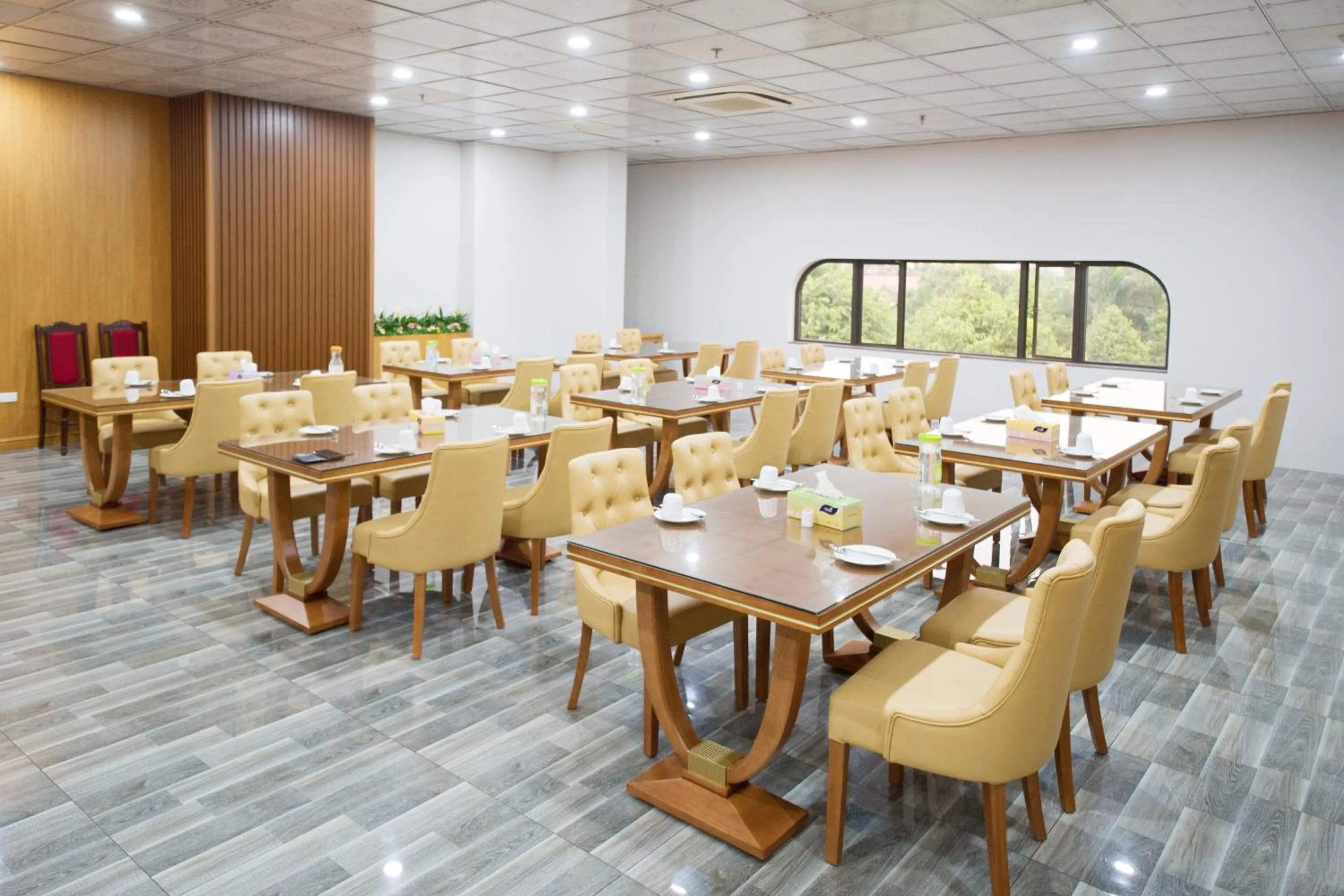 Restaurant/places to eat in Viet Long Complex Residence