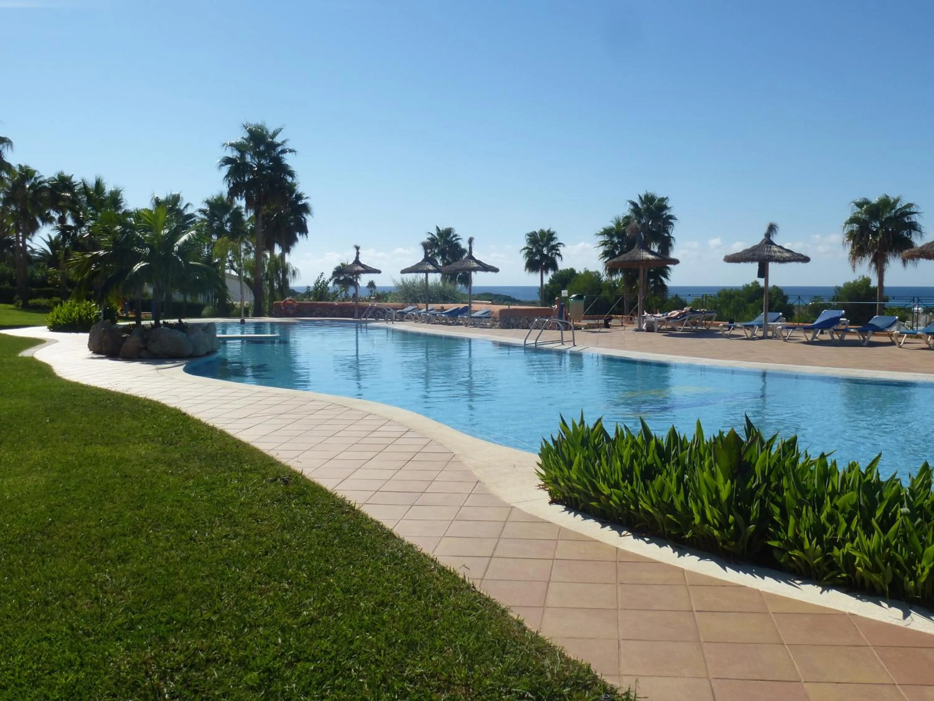 Swimming pool in Apartamentos Mar Blau