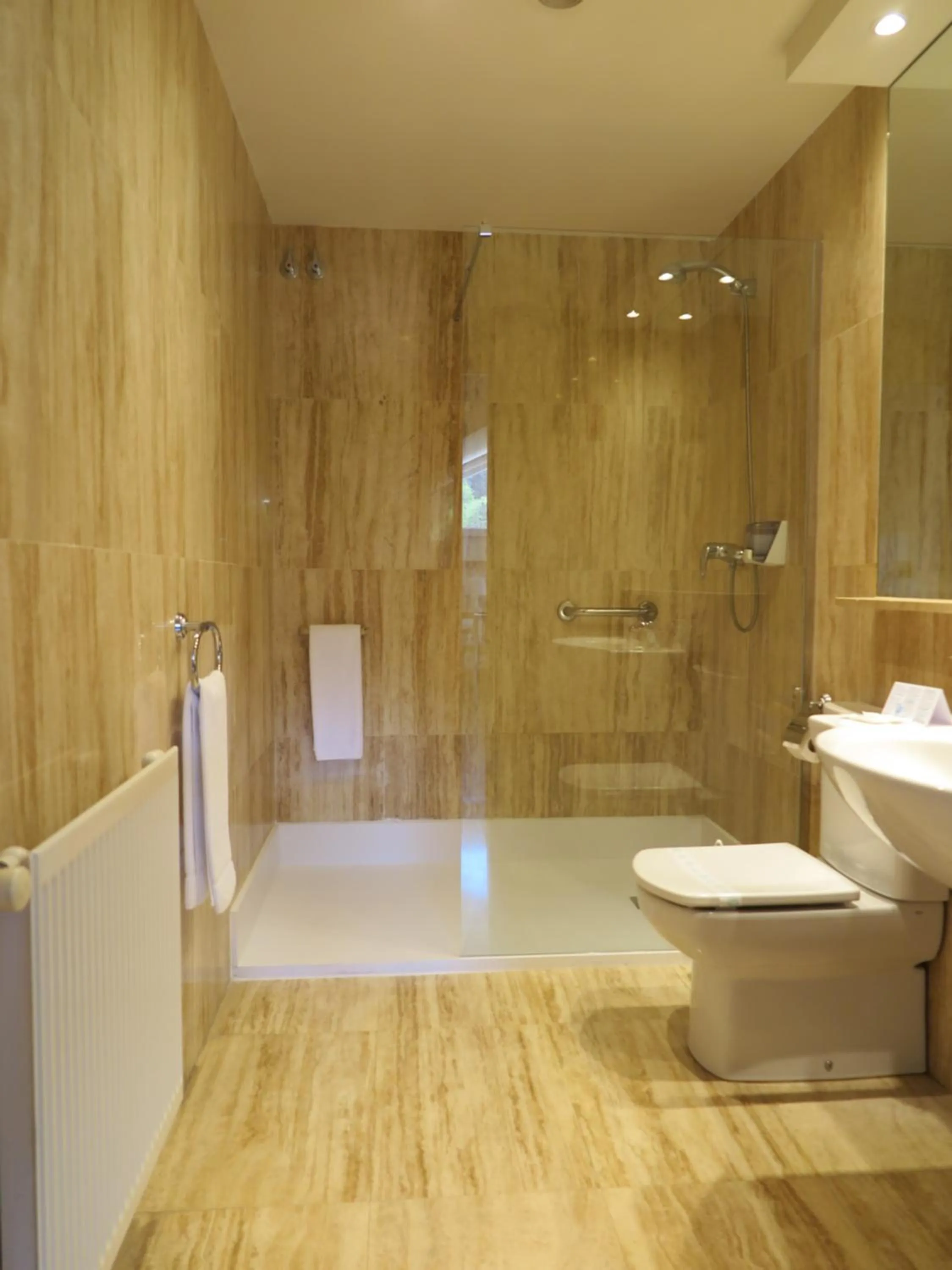 Bathroom in Apartamentos Mundaka