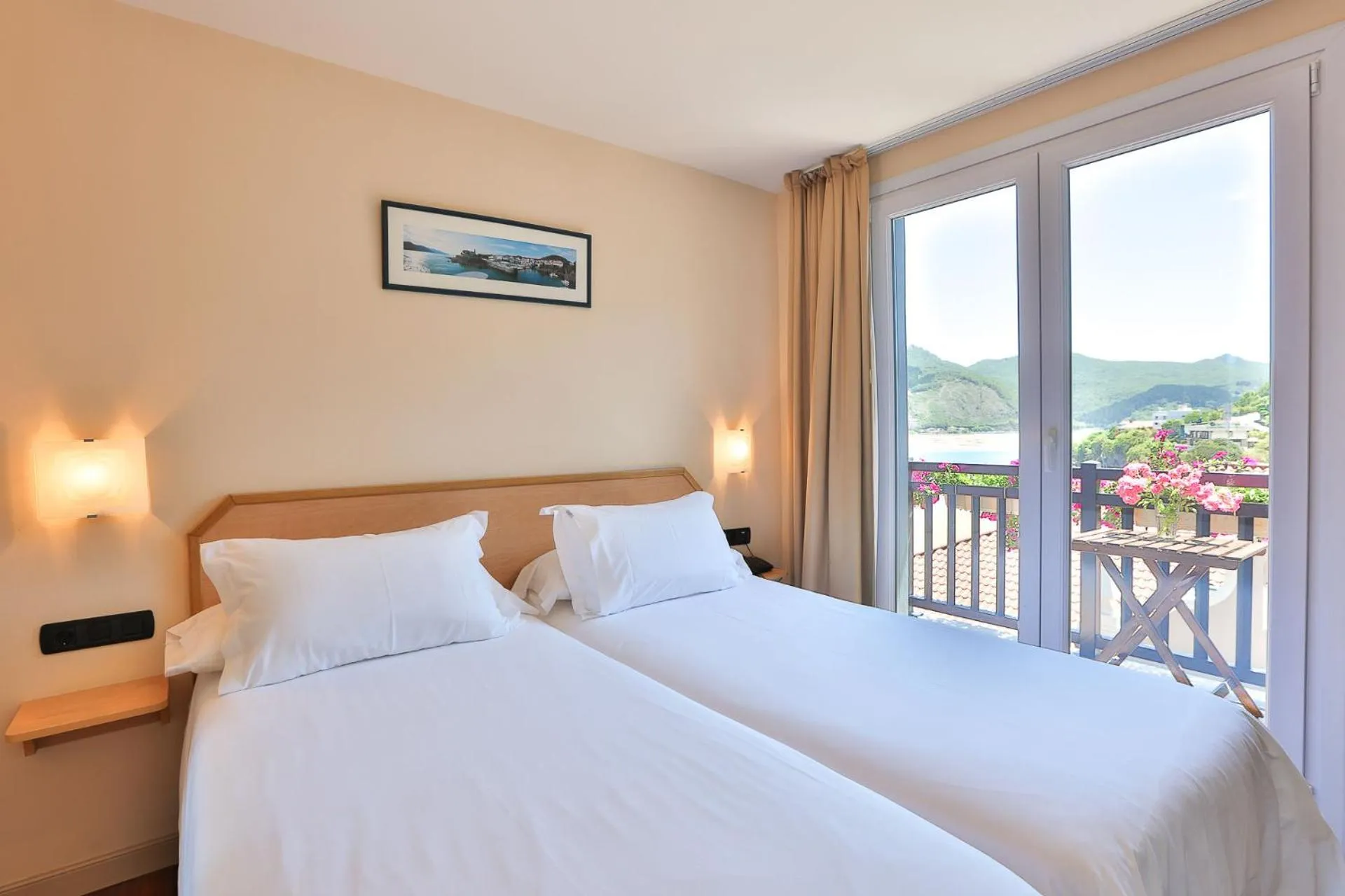 Bedroom, Bed in Apartamentos Mundaka