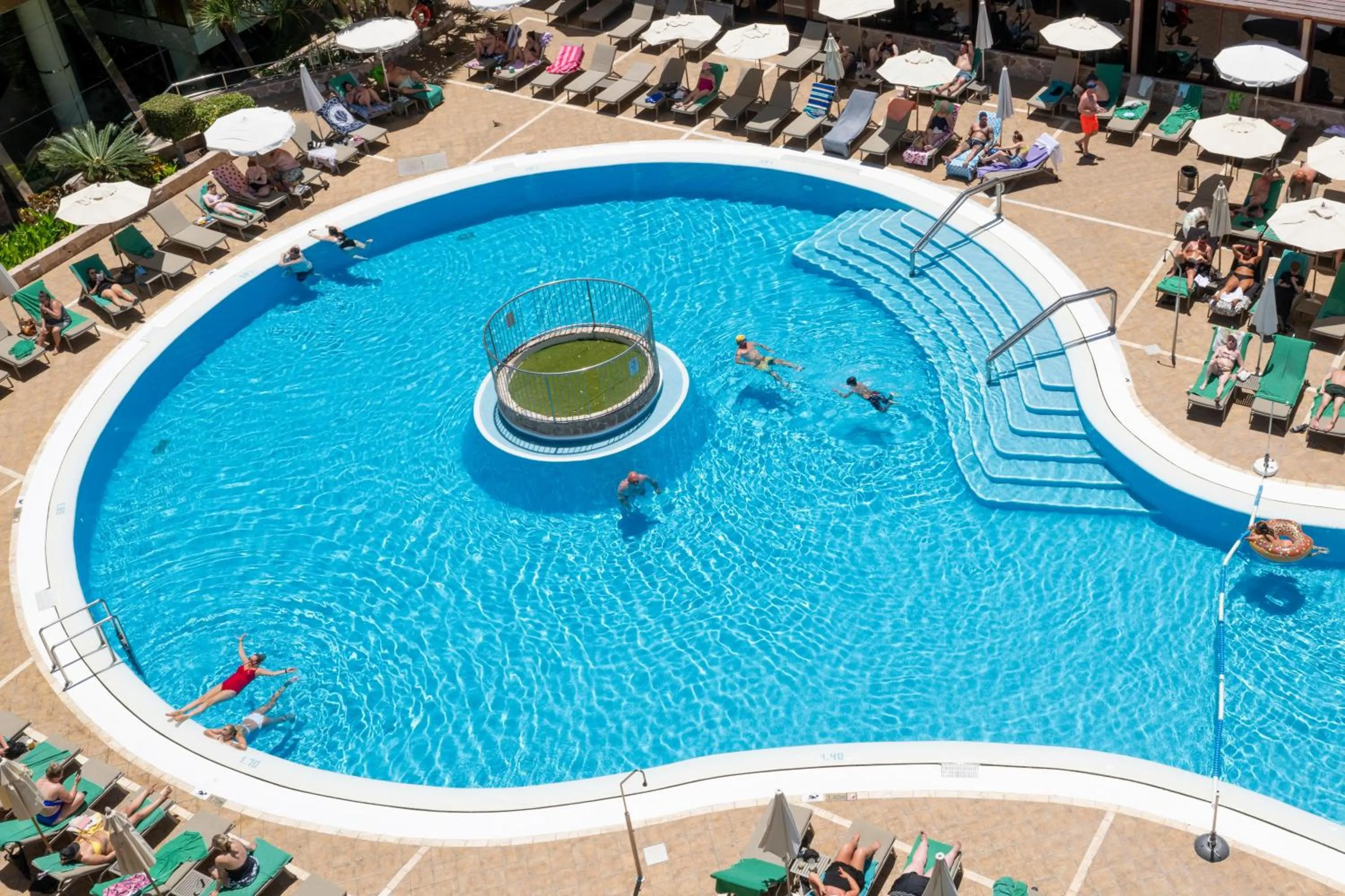 Swimming pool in GF Fañabe