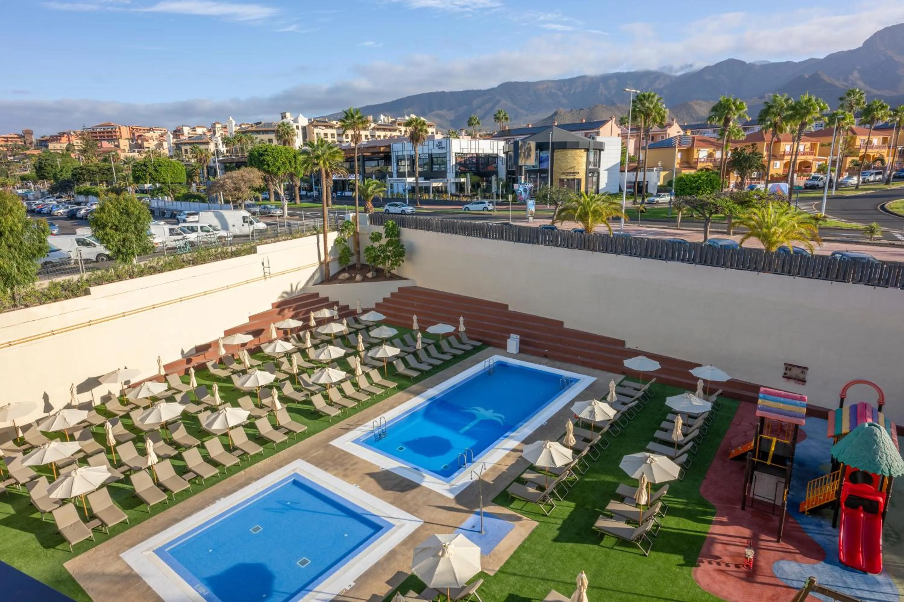 Swimming pool in GF Fañabe