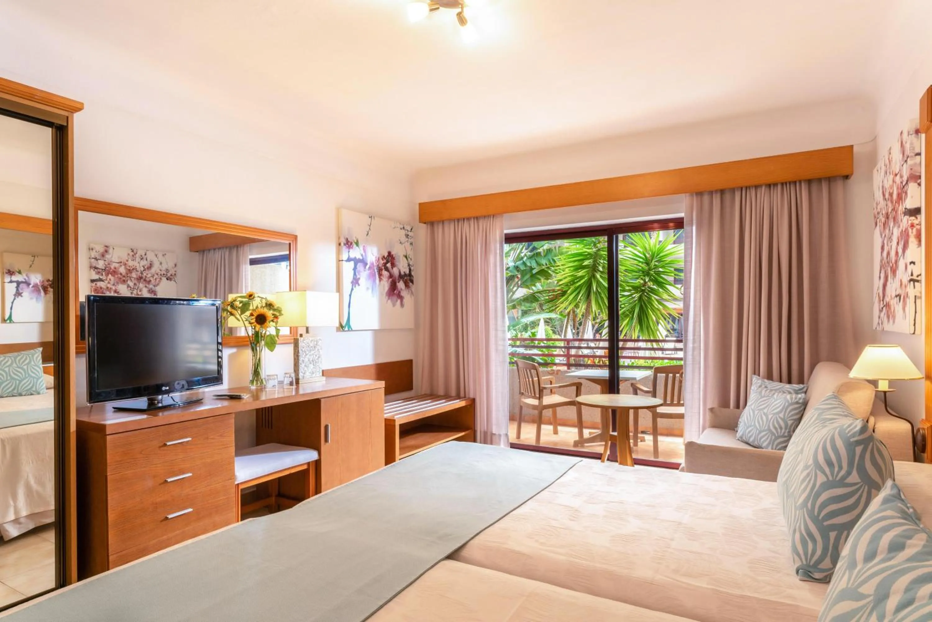 Photo of the whole room, Bed in GF Fañabe