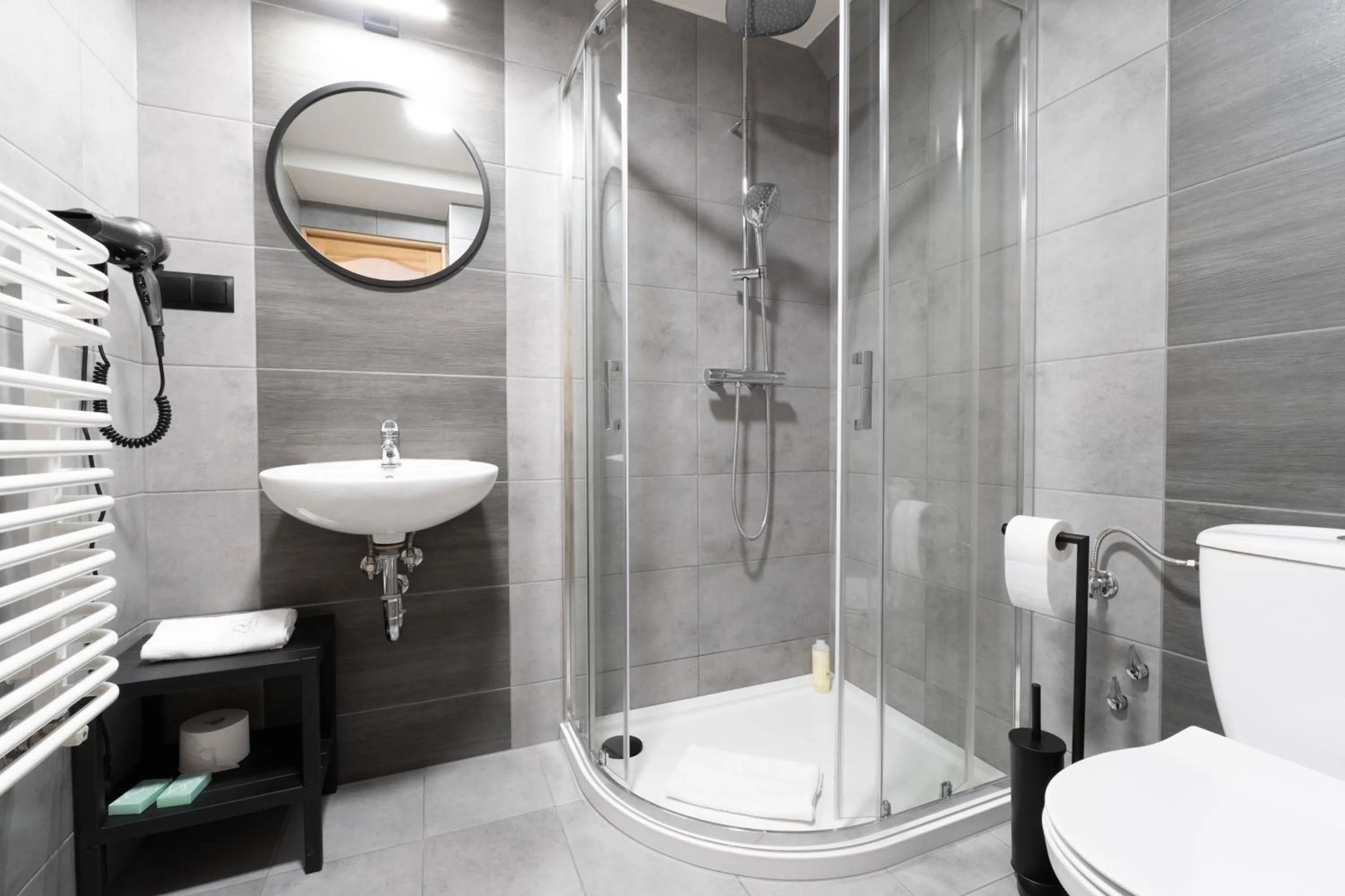 Shower in Zapotoczny Residence