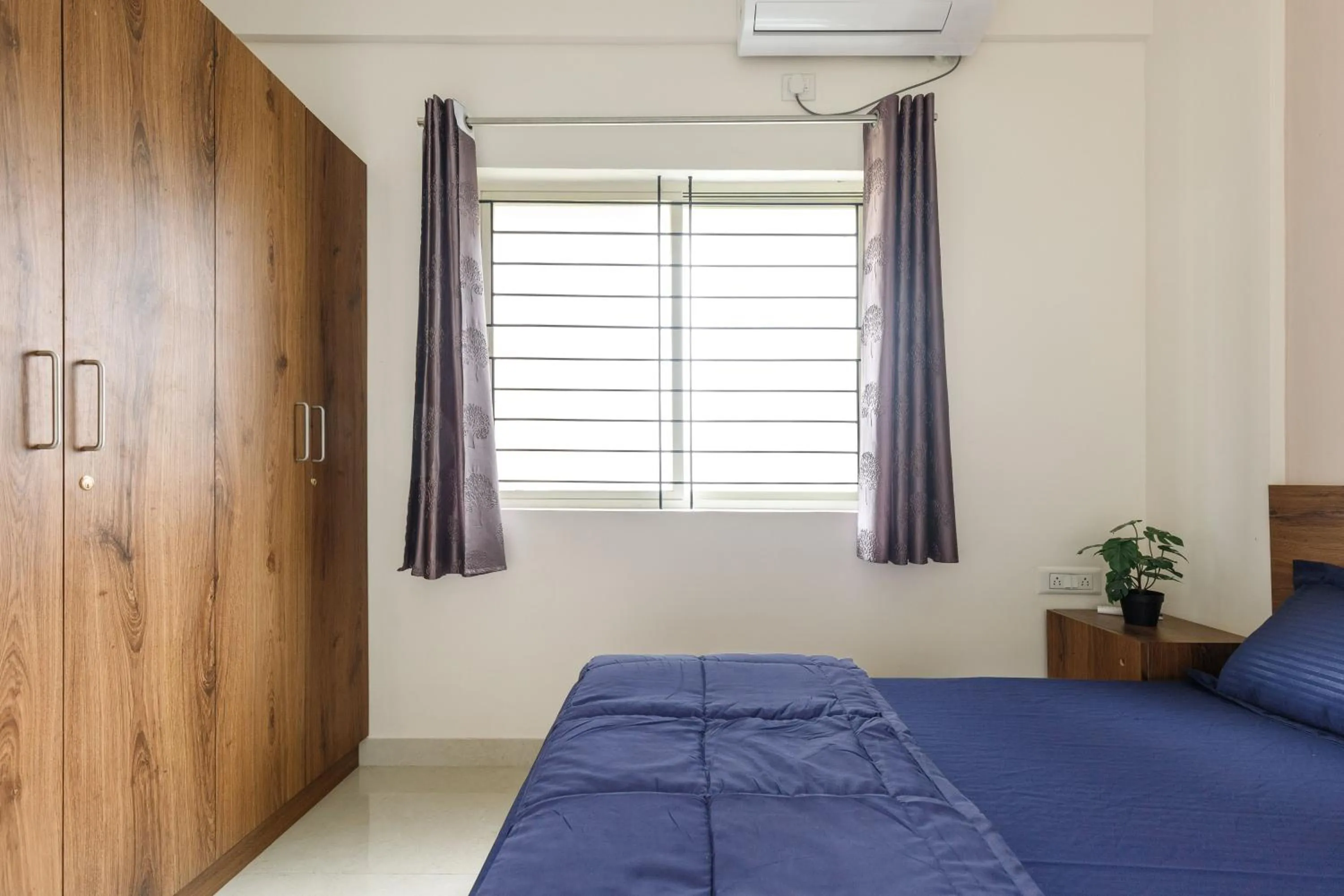 Bedroom, Bed in Sunrise Service Apartments