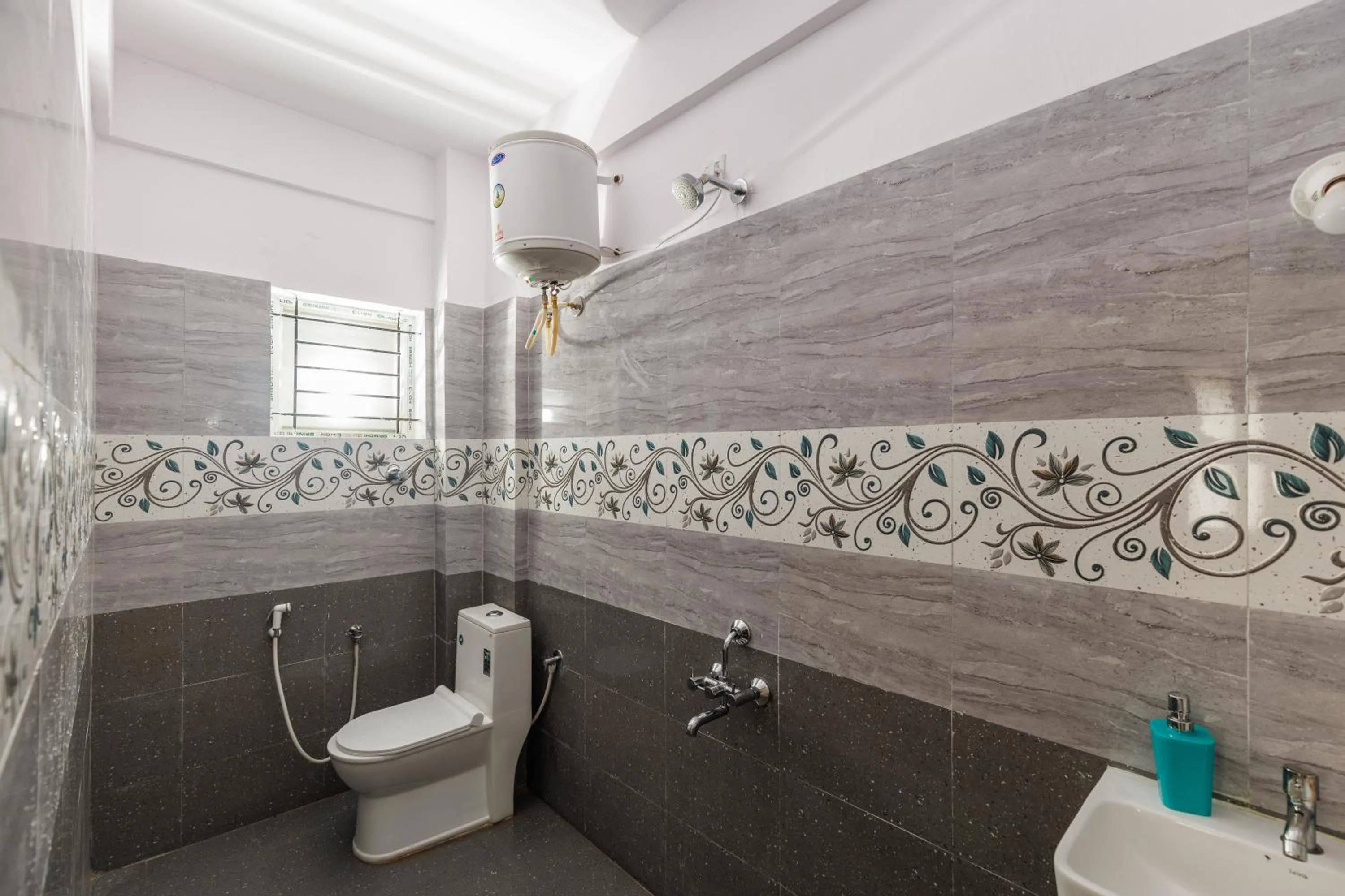 Shower in Sunrise Service Apartments