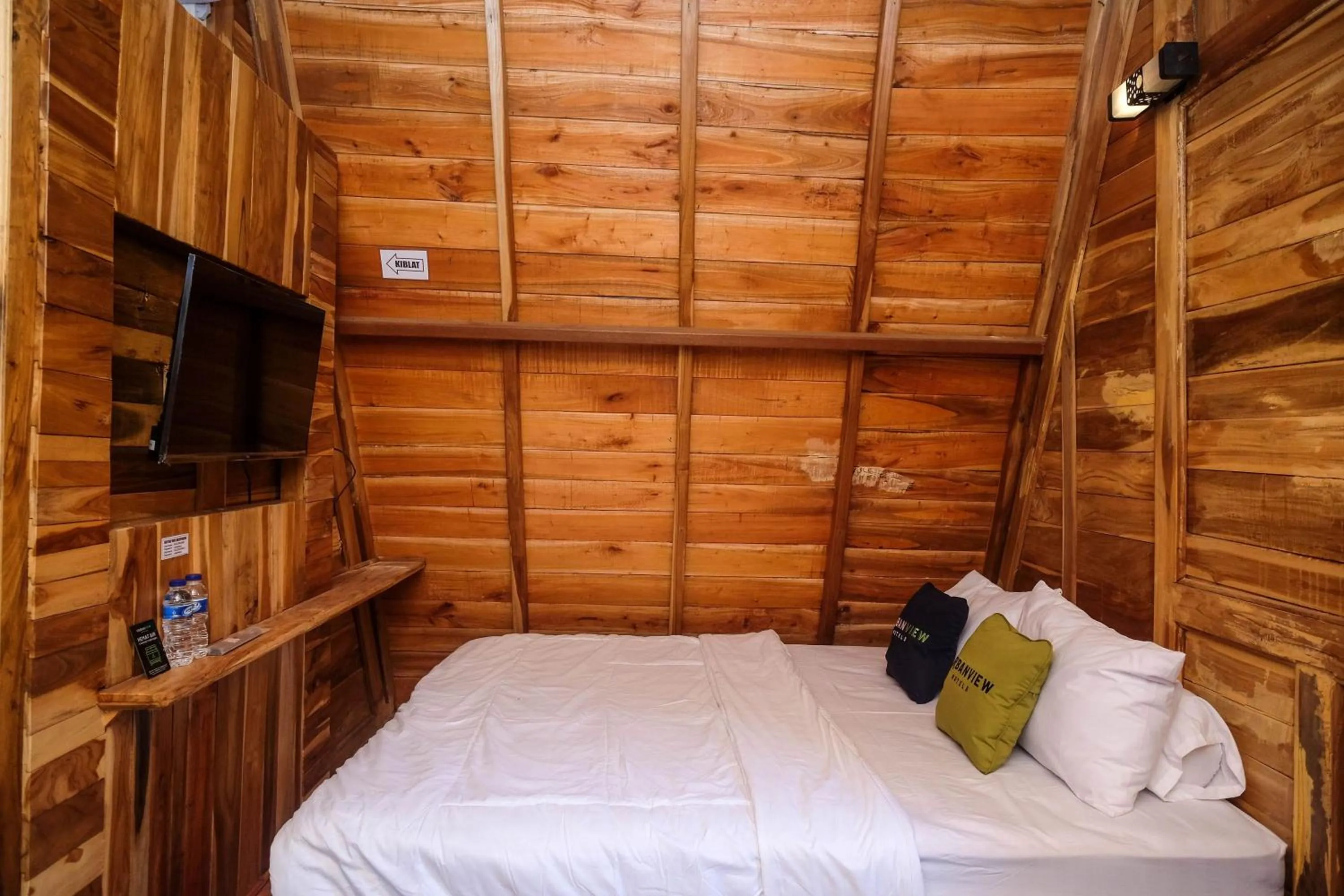 Bedroom, Bed in Urbanview Villa Kolopaking Kebumen by RedDoorz