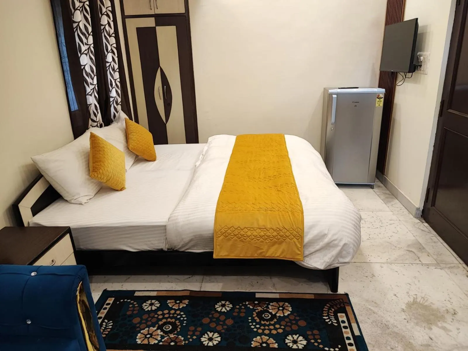 Bed in Sun Moon Residency and Apartments, Hotels in Rohini