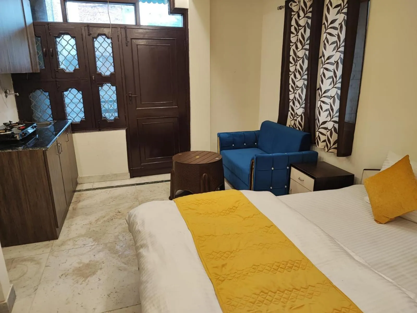 Bed in Sun Moon Residency and Apartments, Hotels in Rohini
