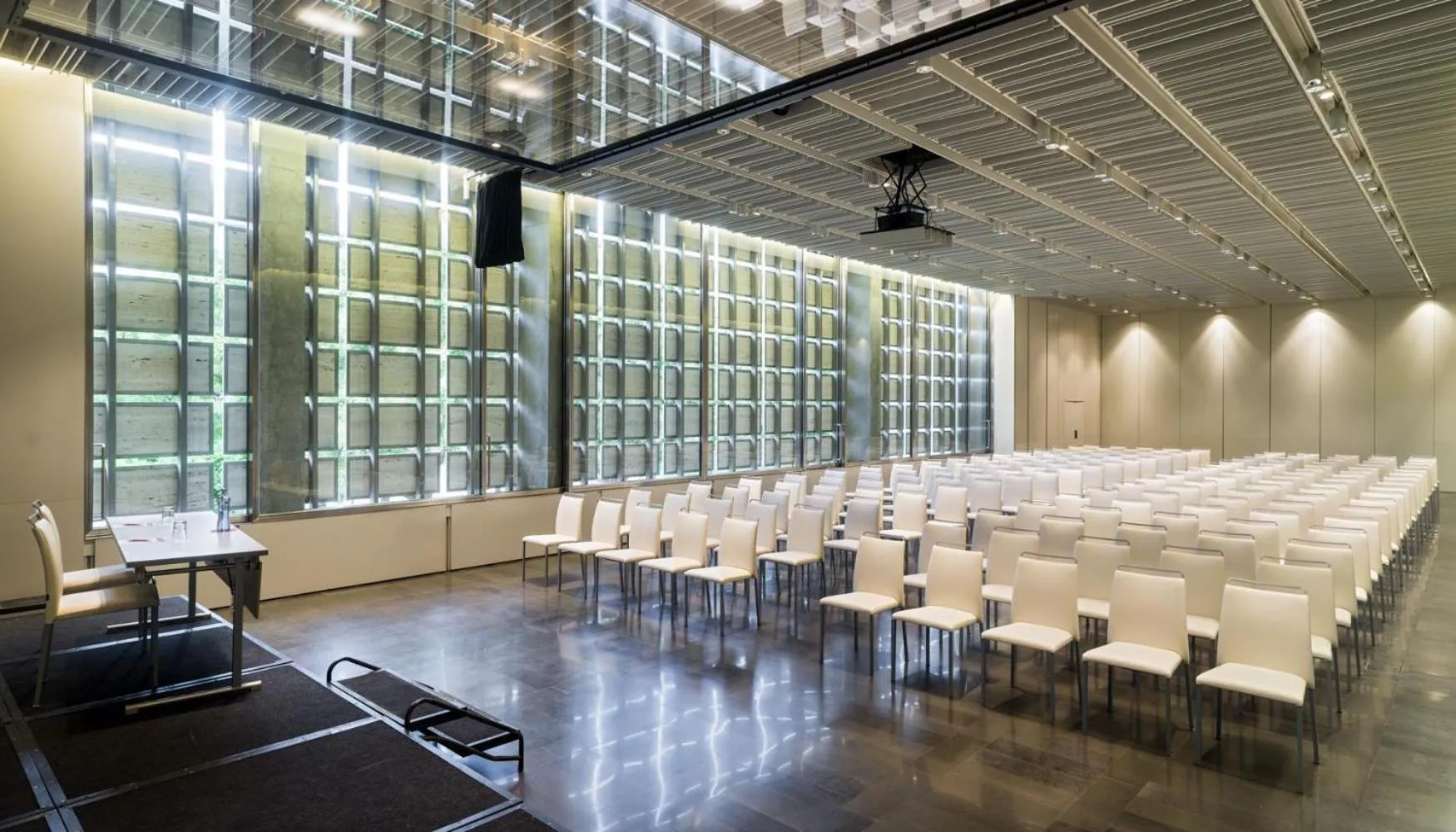 Meeting/conference room in NH Collection Barcelona Constanza