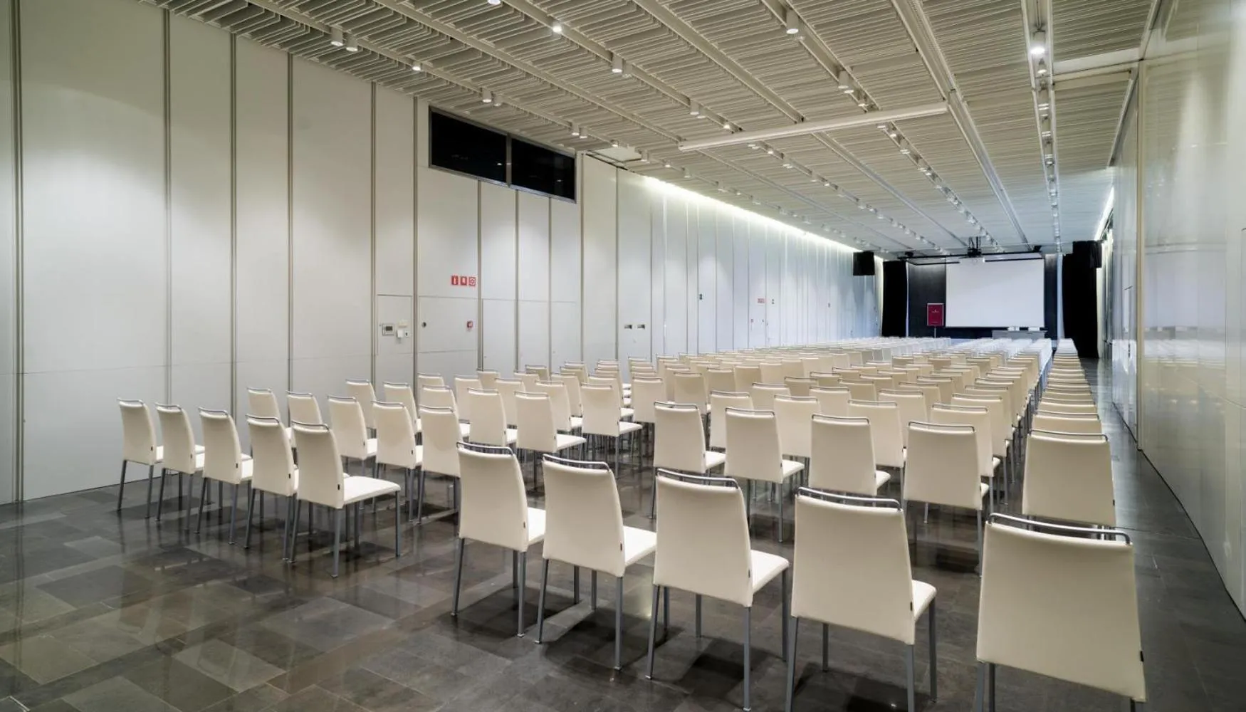 Meeting/conference room in NH Collection Barcelona Constanza