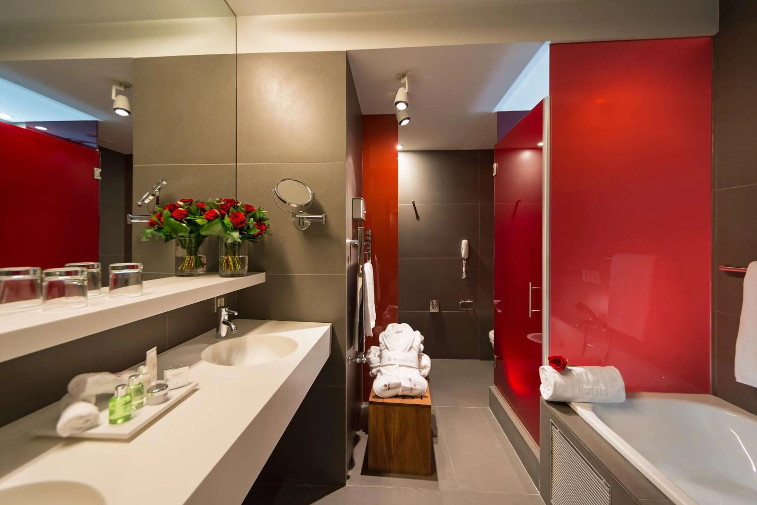 Bathroom in NH Collection Barcelona Constanza