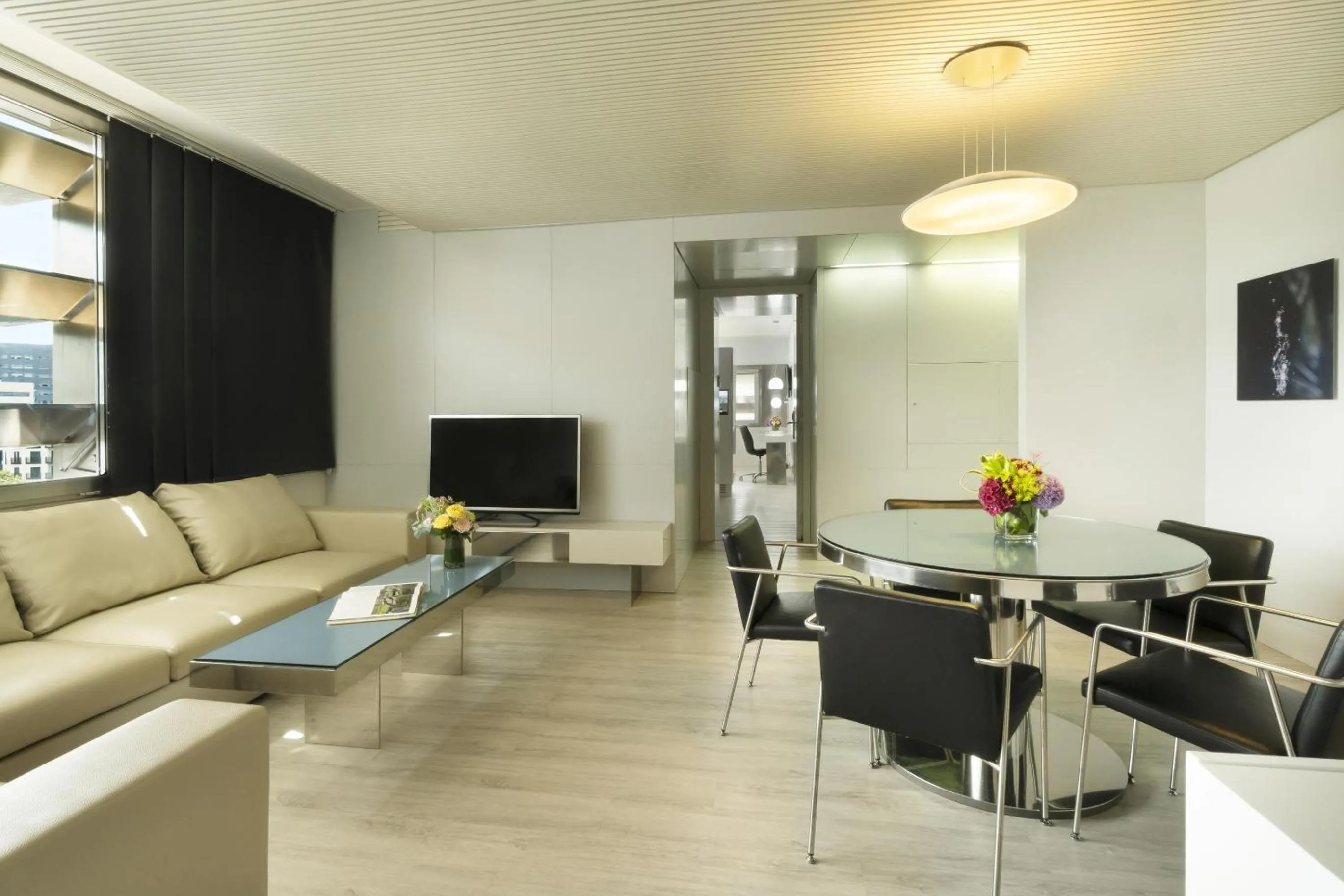 Photo of the whole room in NH Collection Barcelona Constanza