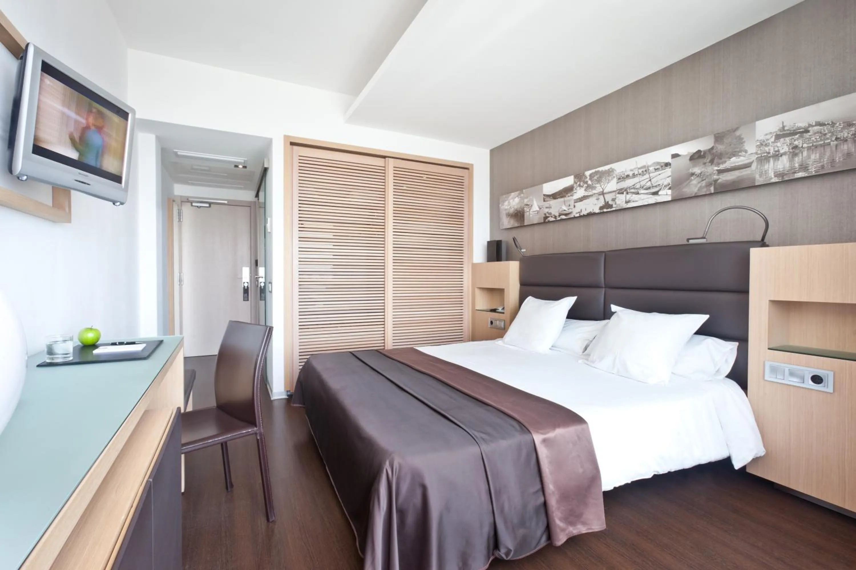 Decorative detail, Bed in Ocean Drive Ibiza