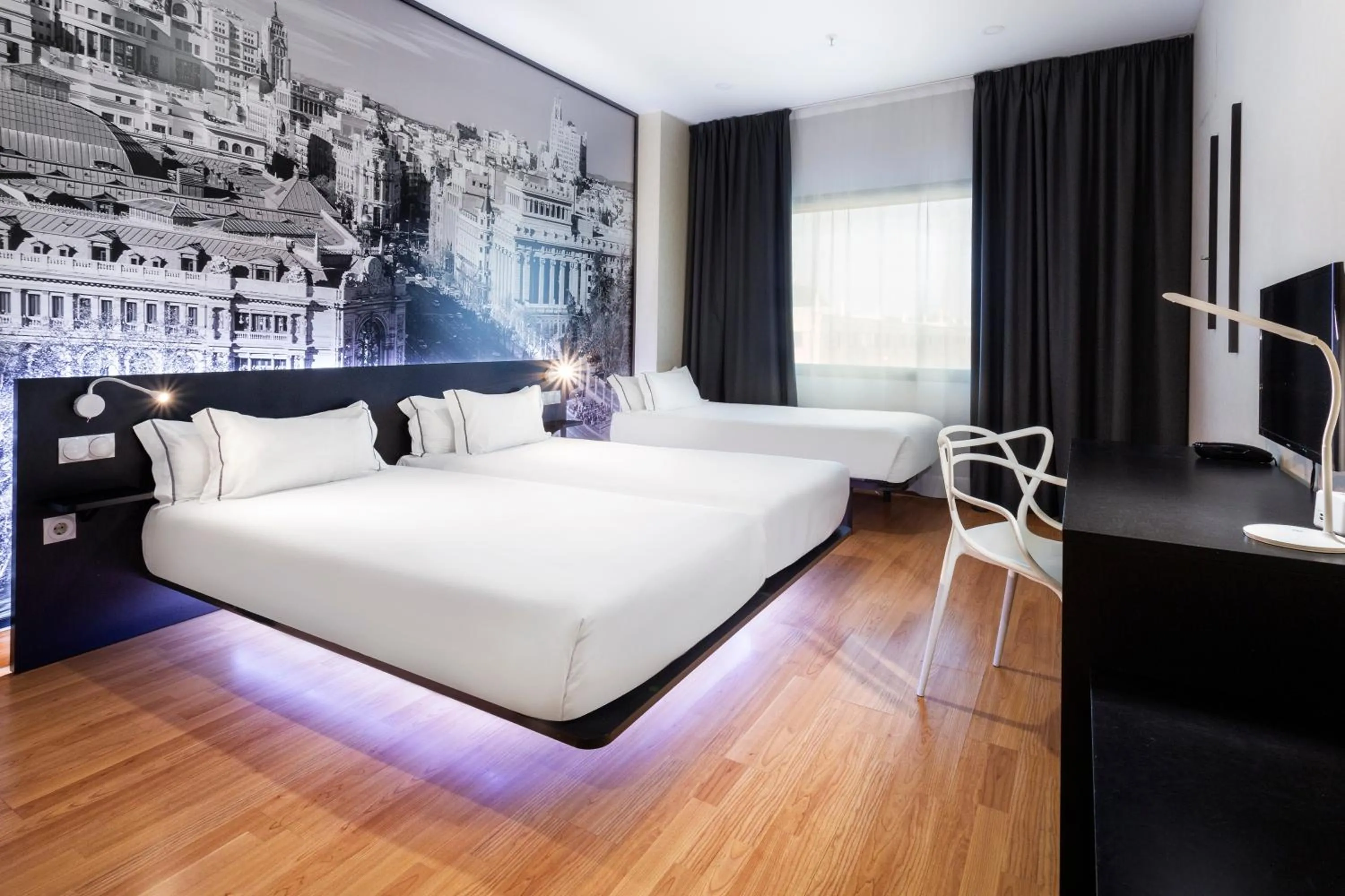 Bedroom, Bed in B&B HOTEL Madrid Aeropuerto T4