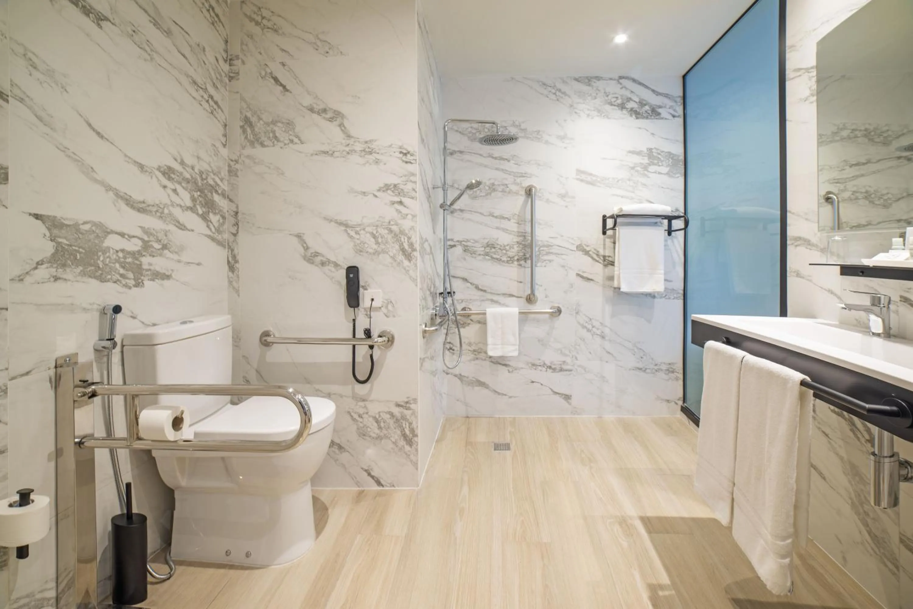 Shower in Cabogata Beach Hotel