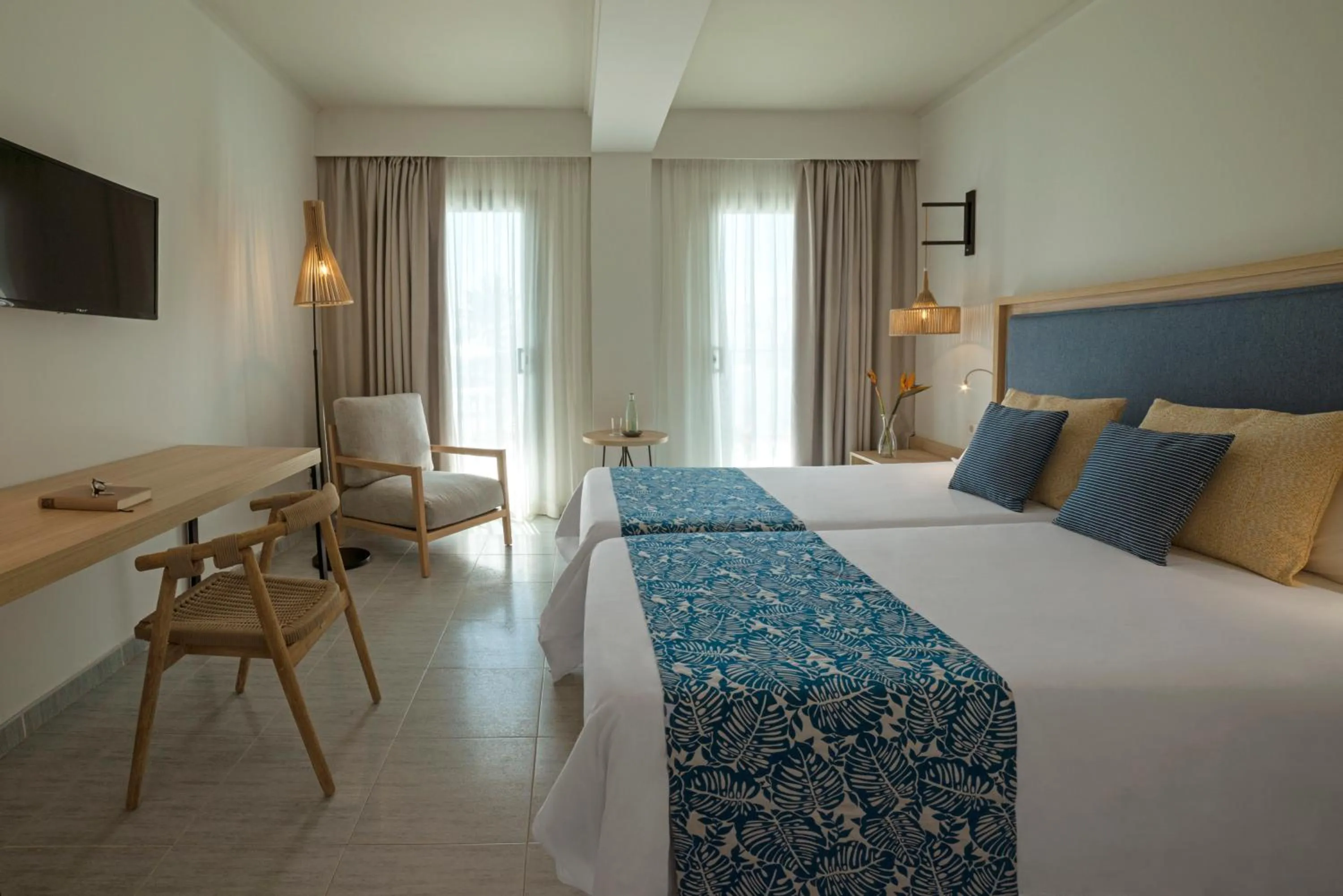 Photo of the whole room, Bed in Hotel Cabogata Jardín