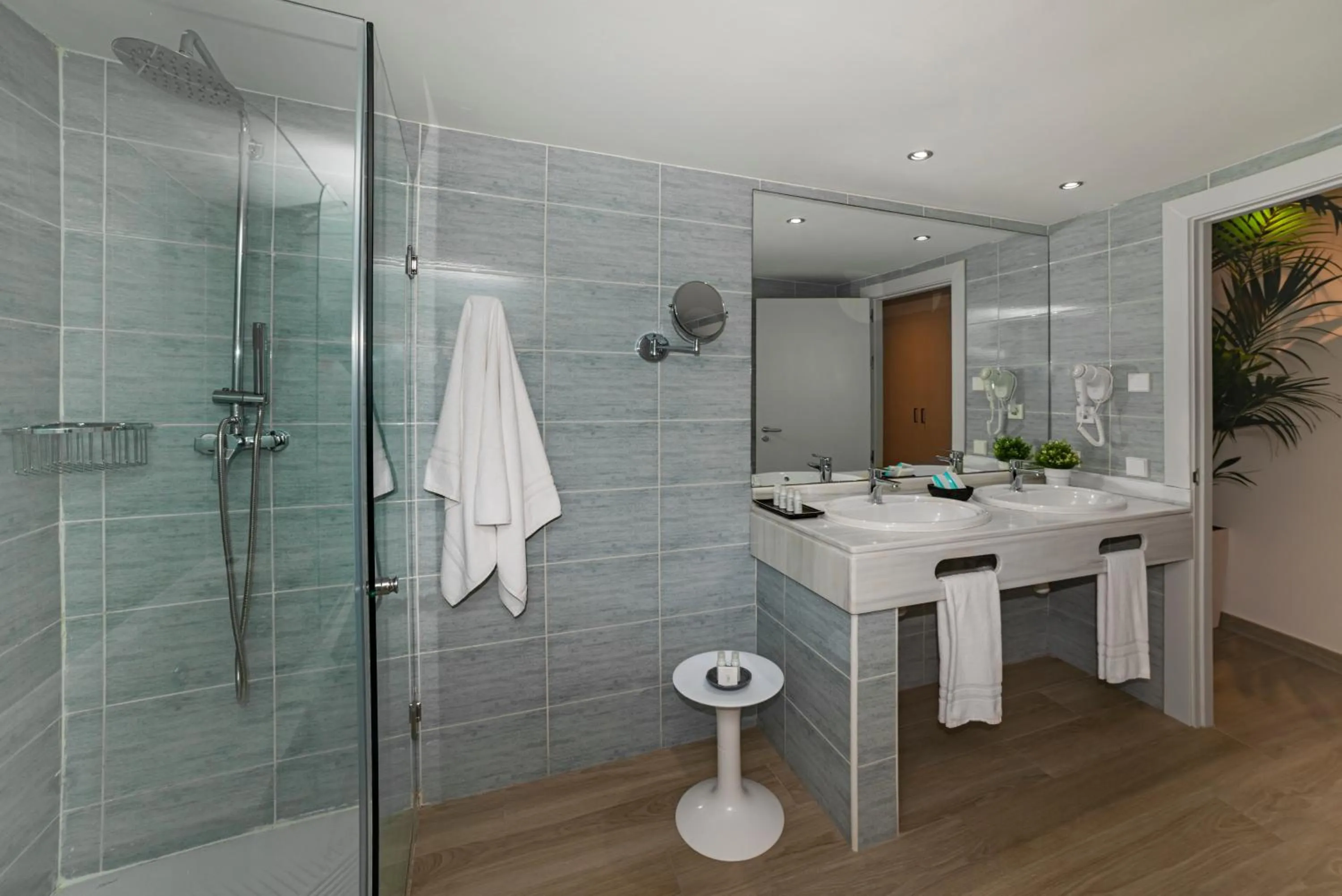 Bathroom in Hotel Cabogata Jardín