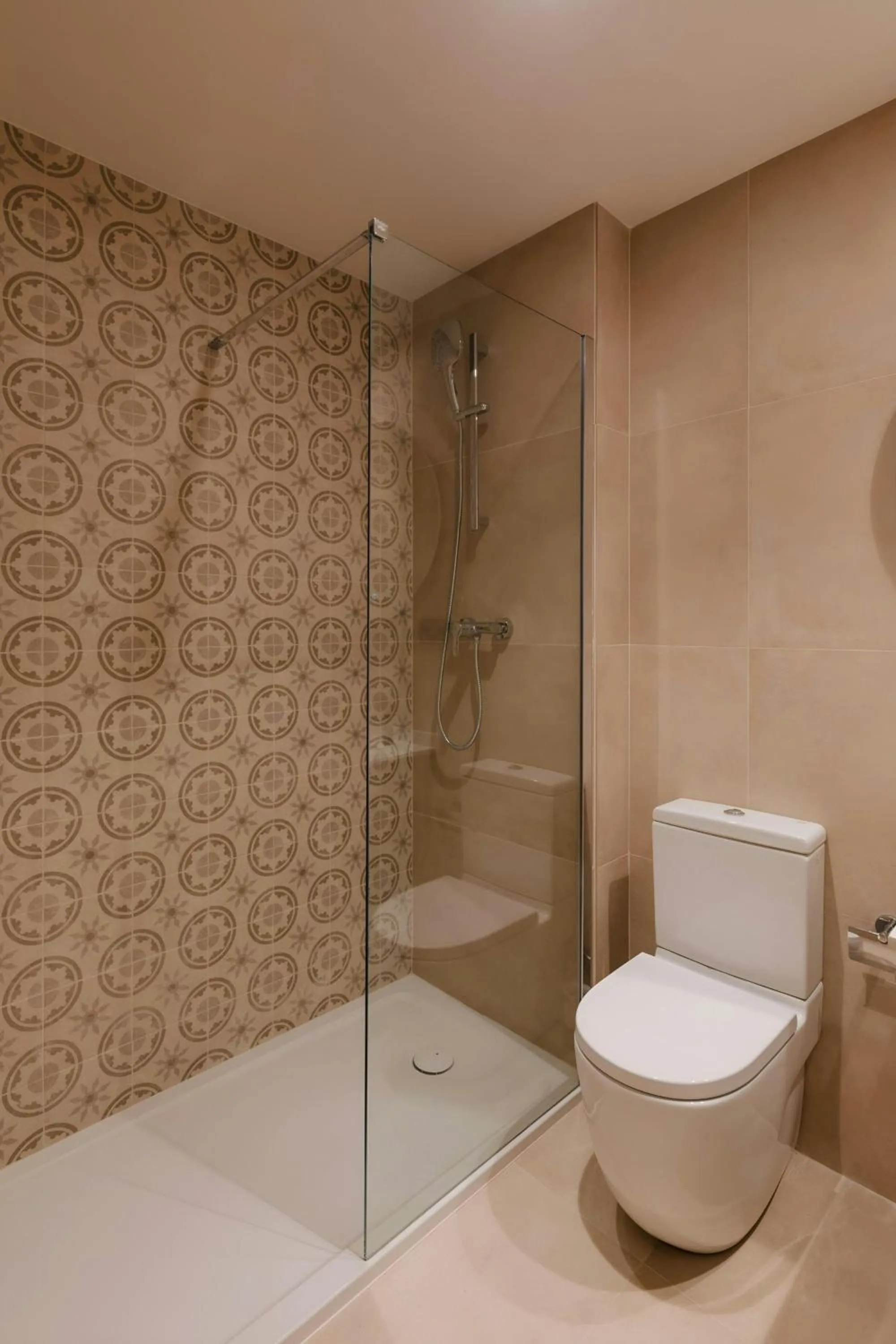 Bathroom in Los Arcos Hotel Gothic Quarter, Sonder by Marriott Bonvoy