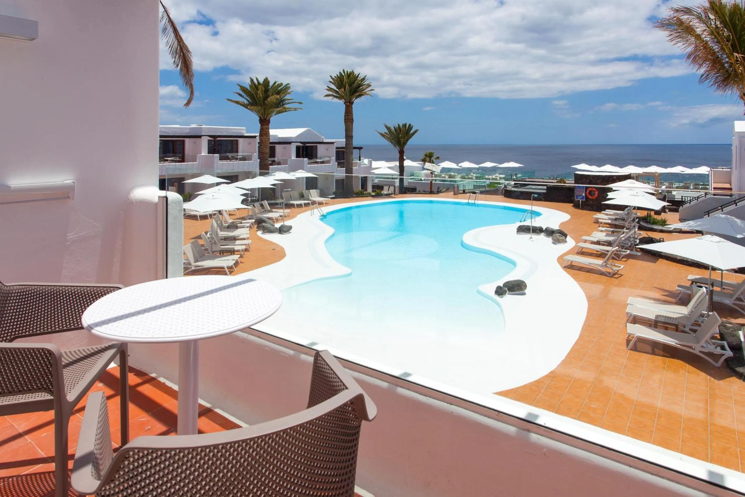 Swimming pool in R2 Bahia Kontiki