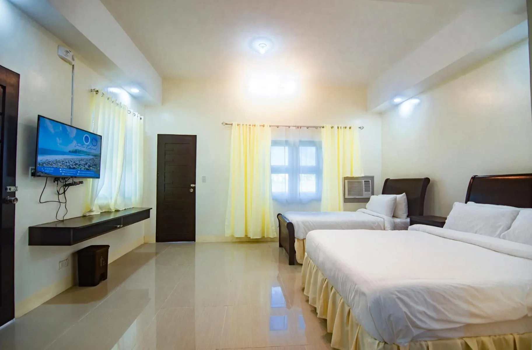 Bedroom, Bed in Boulder-Bay Residences