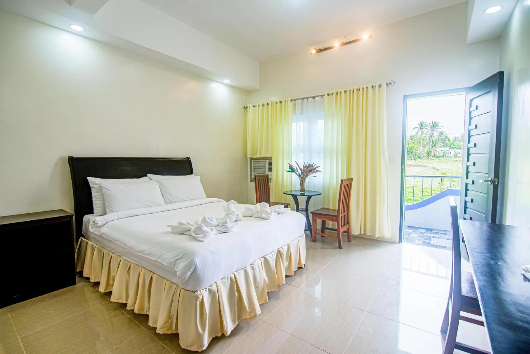 Bed in Boulder-Bay Residences