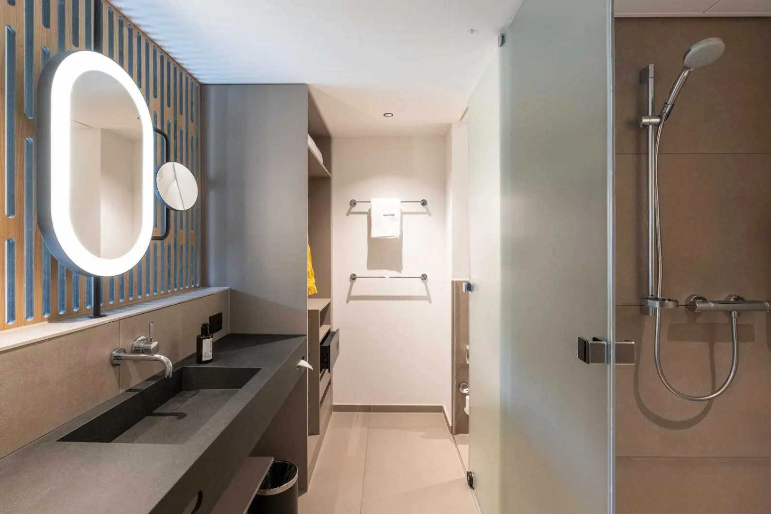 Shower in Stoos Lodge