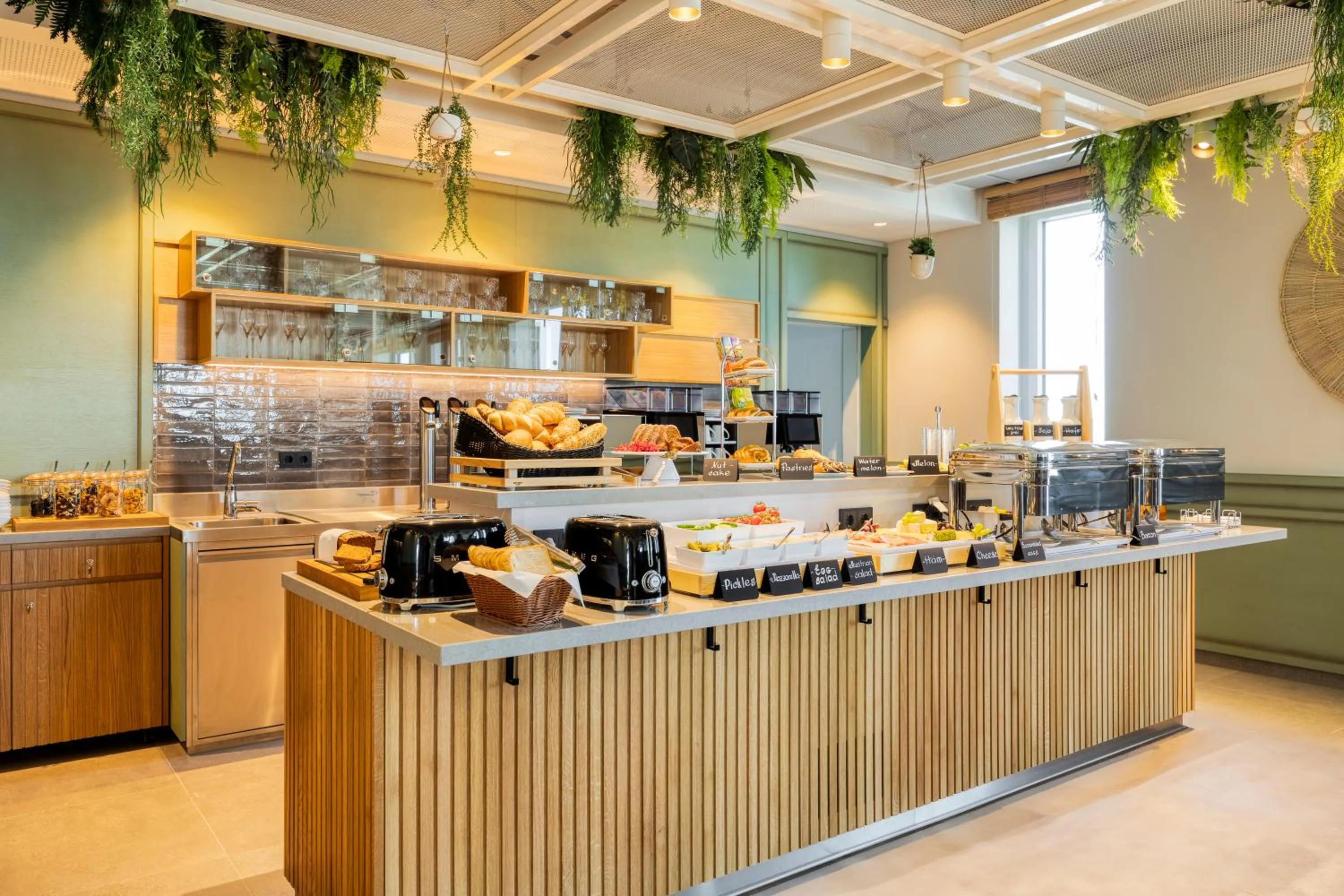 Food and drinks in Citadines Danube Vienna