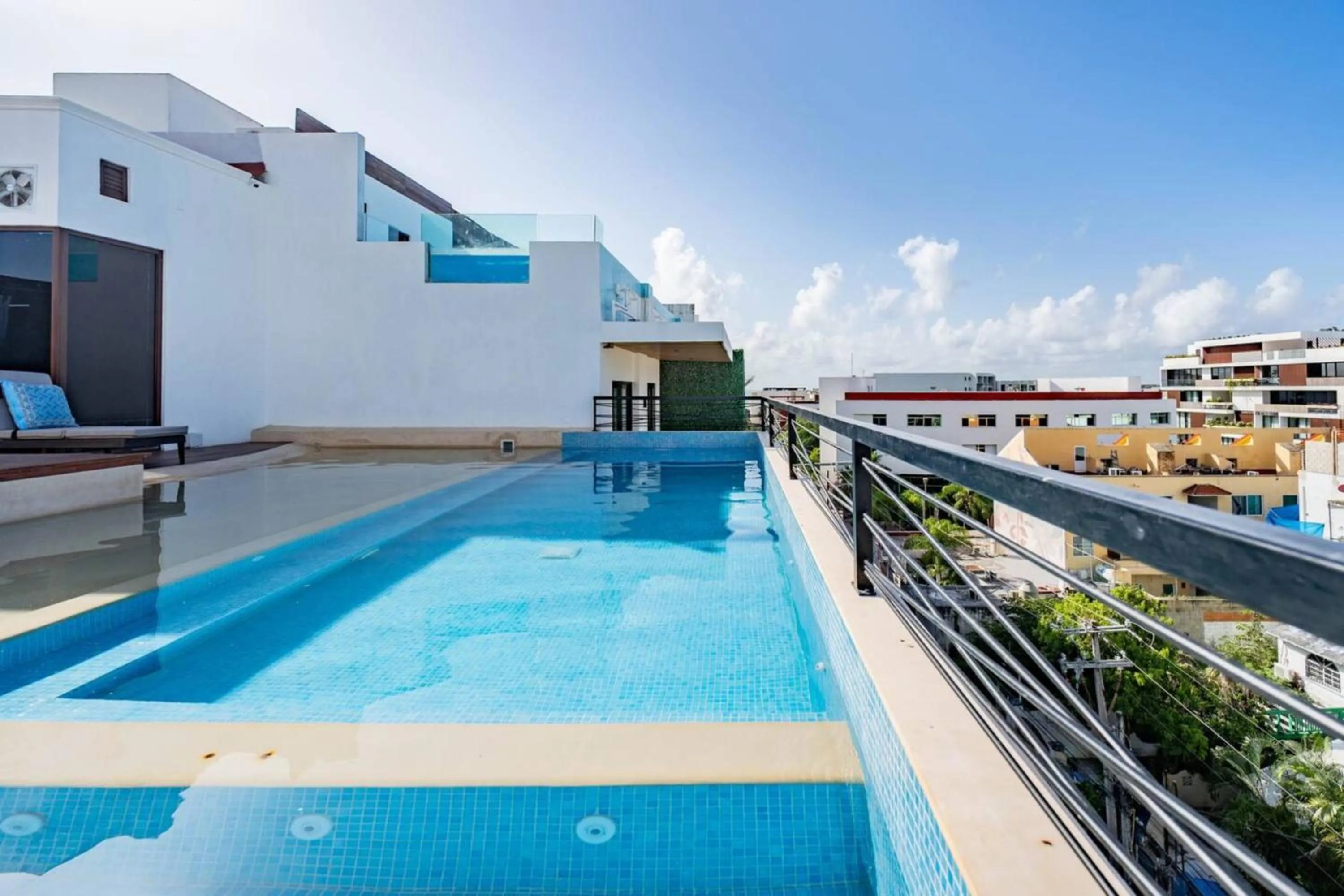 Property building in Emiliano 42 Condos Boutique