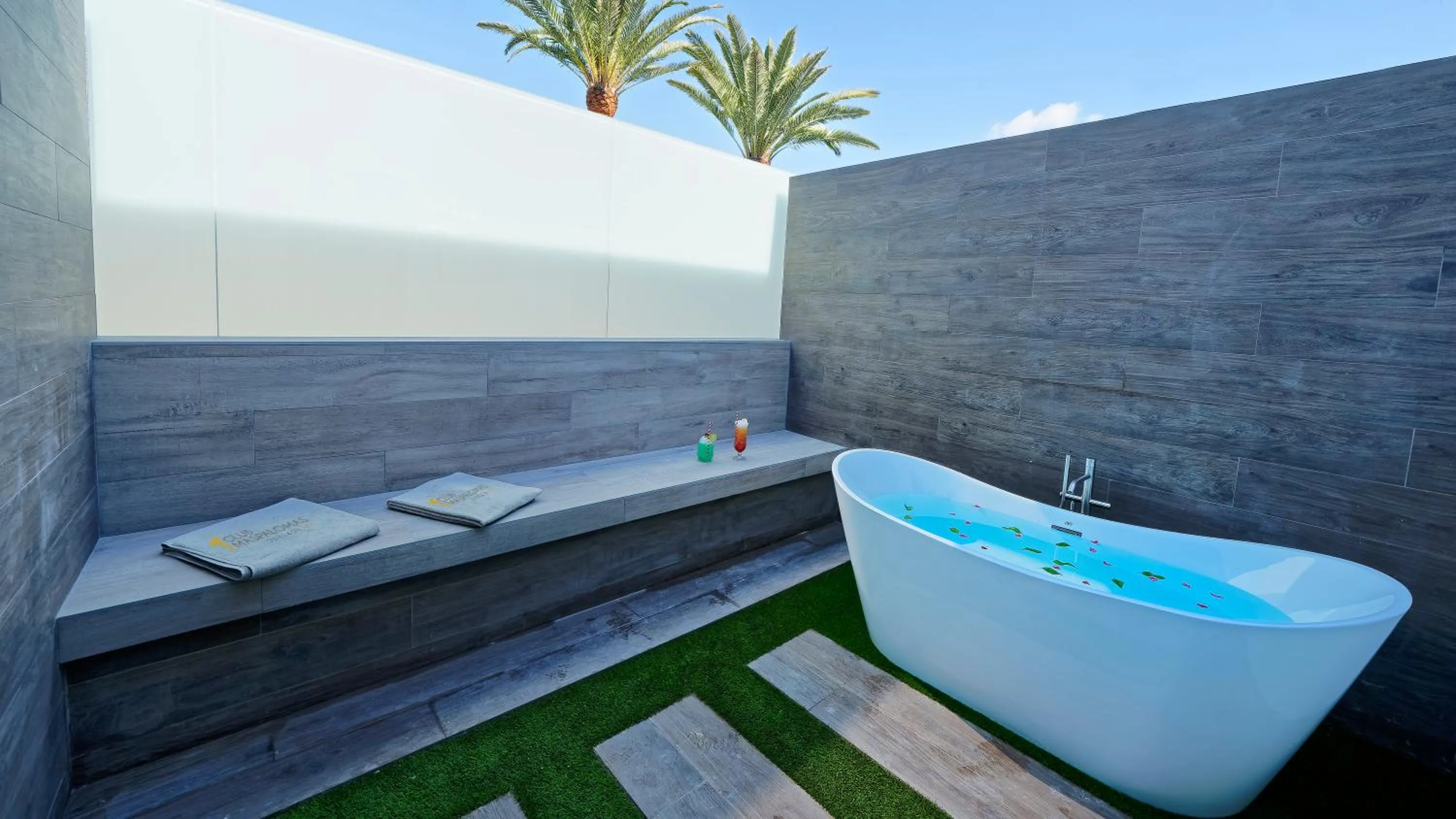 Hot Tub in Club Maspalomas Suites & Spa - Adults Only