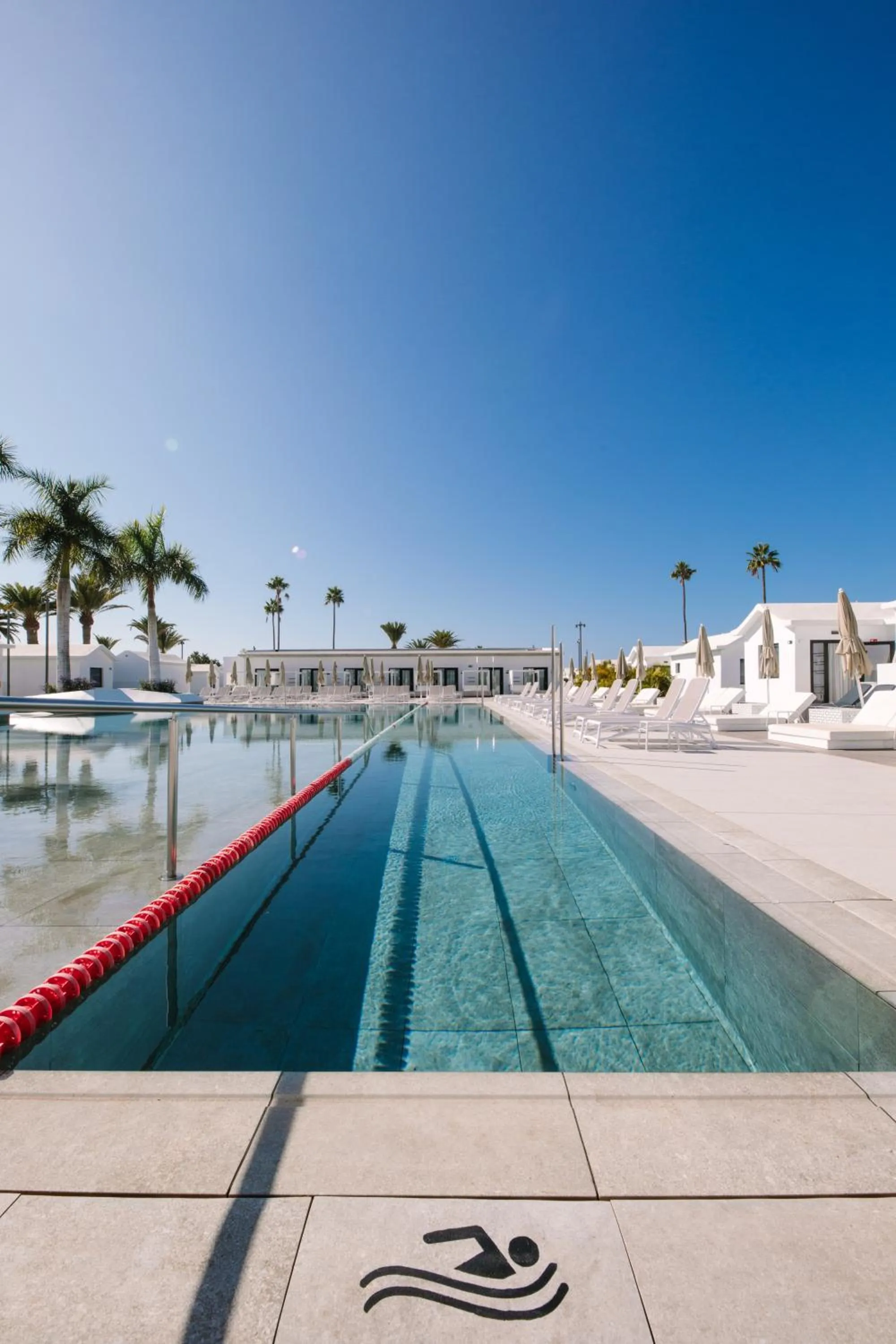 Swimming pool in Club Maspalomas Suites & Spa - Adults Only