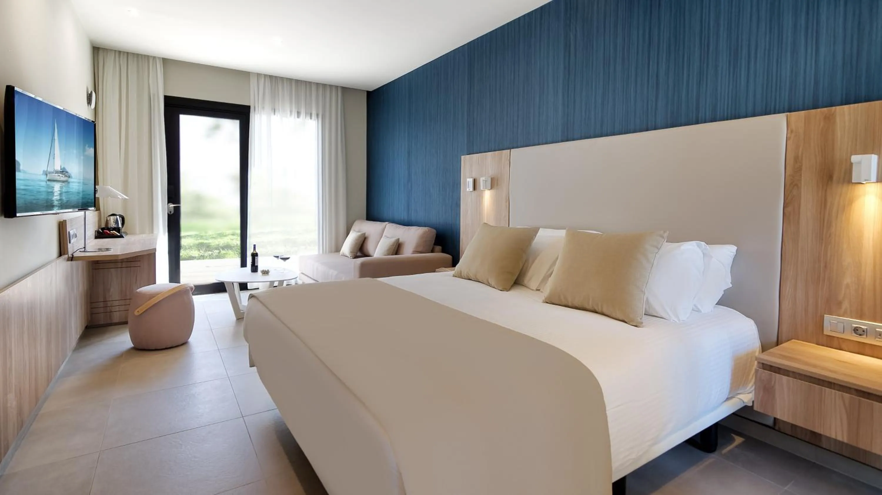 Bed in Club Maspalomas Suites & Spa - Adults Only