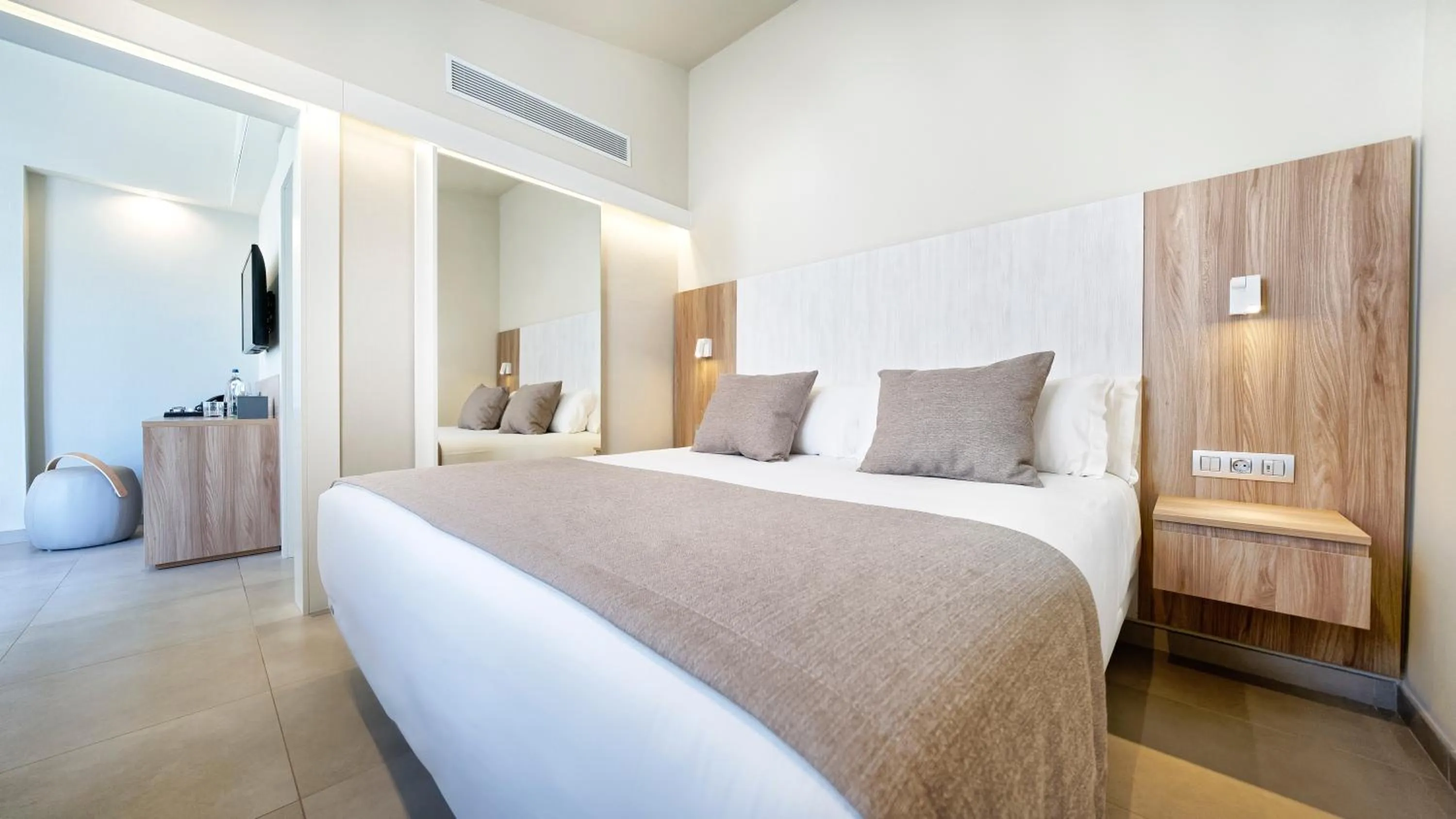 Bed in Club Maspalomas Suites & Spa - Adults Only